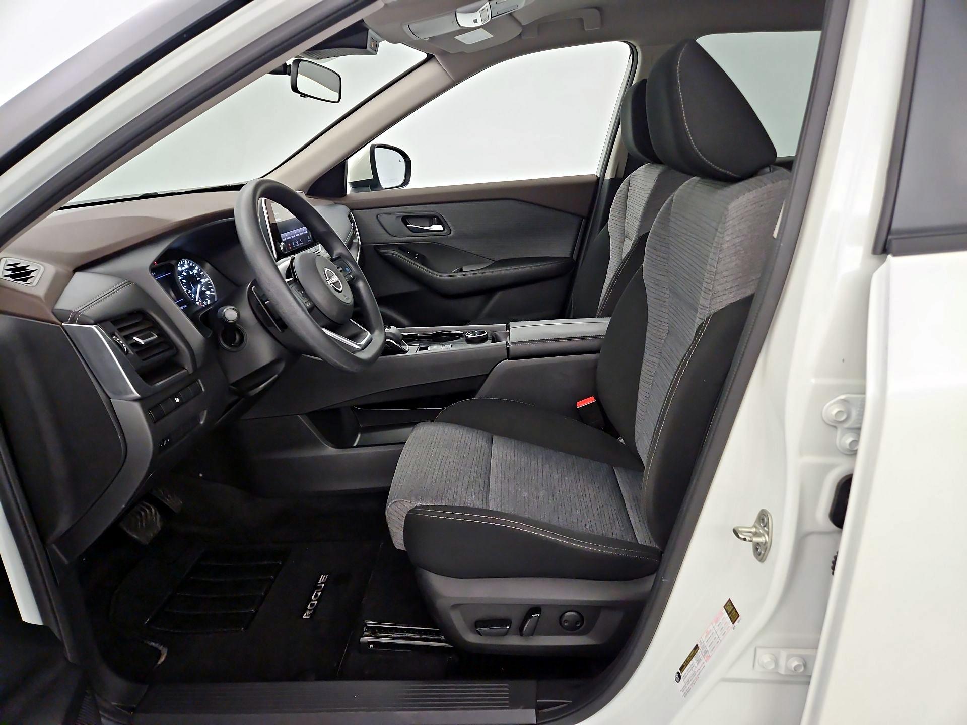 Thumbnail: 2023 Nissan Rogue - 11