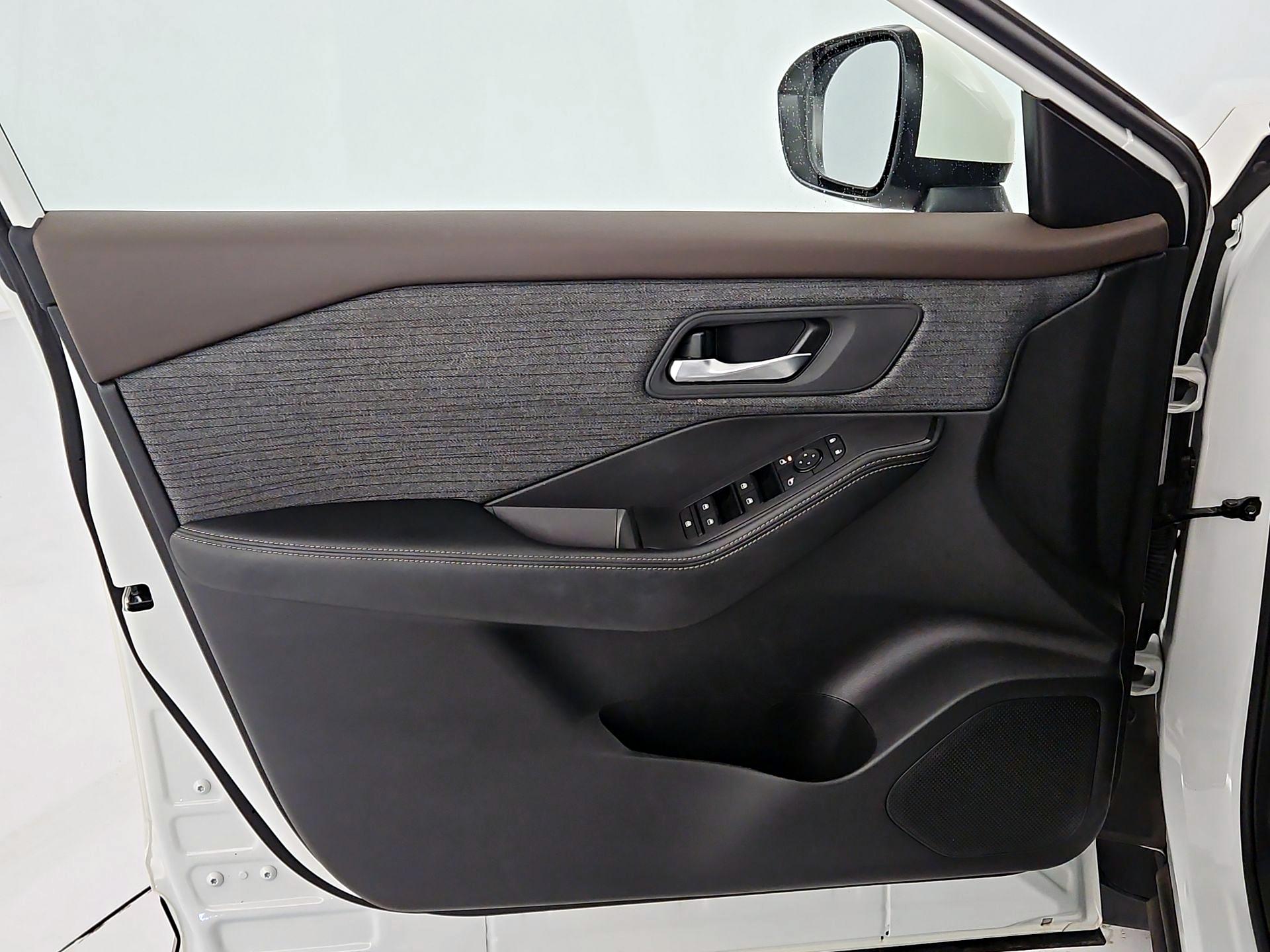 Thumbnail: 2023 Nissan Rogue - 12