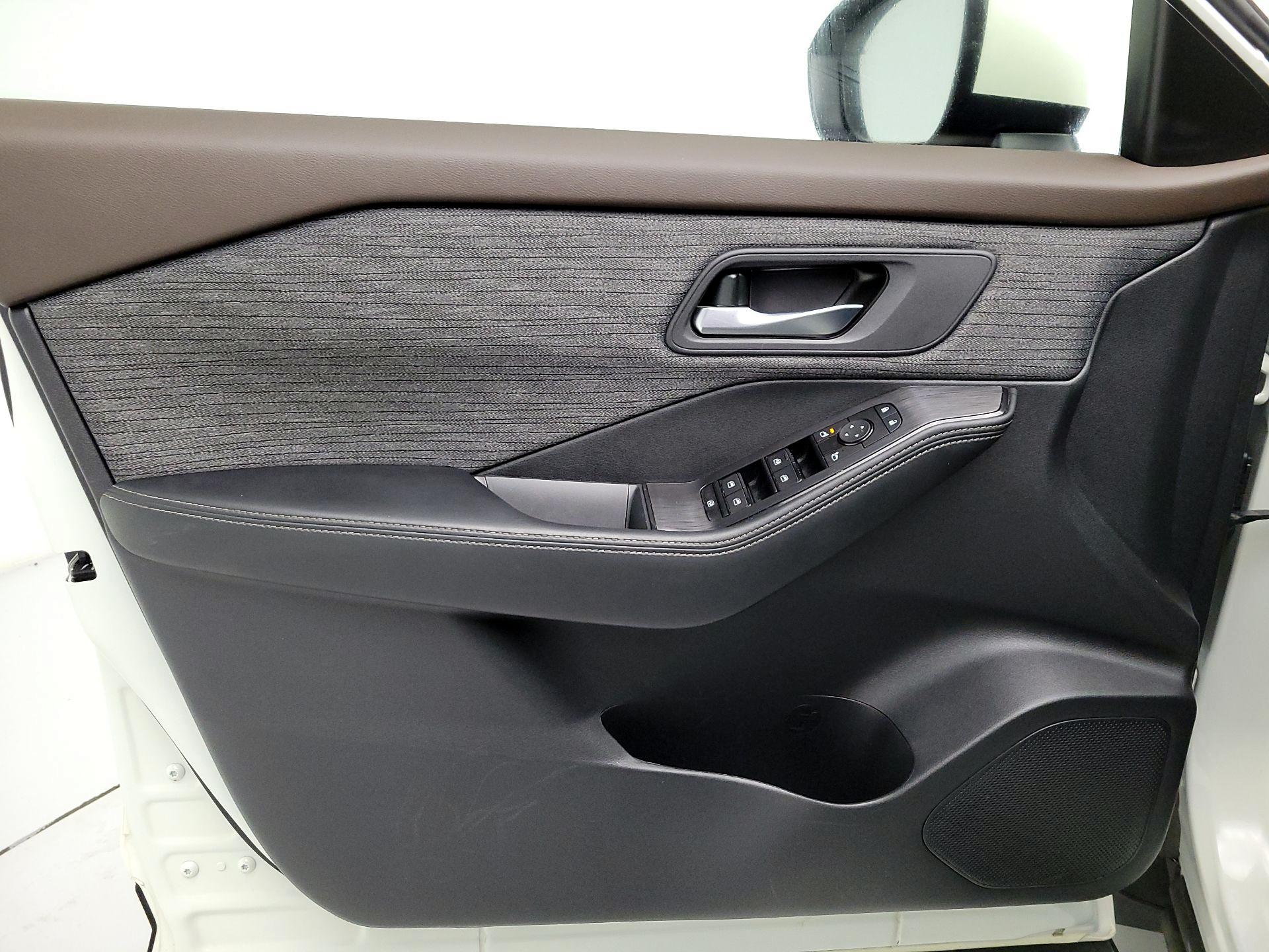 Thumbnail: 2023 Nissan Rogue - 13