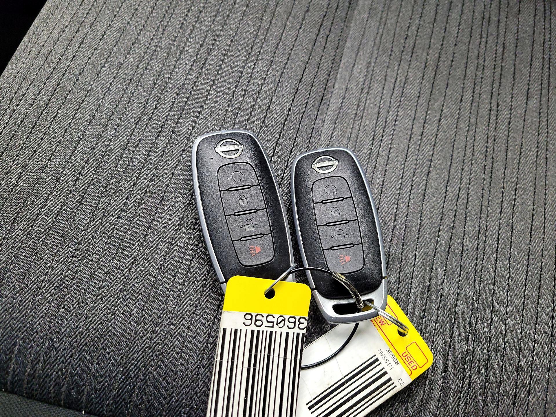 Thumbnail: 2023 Nissan Rogue - 19