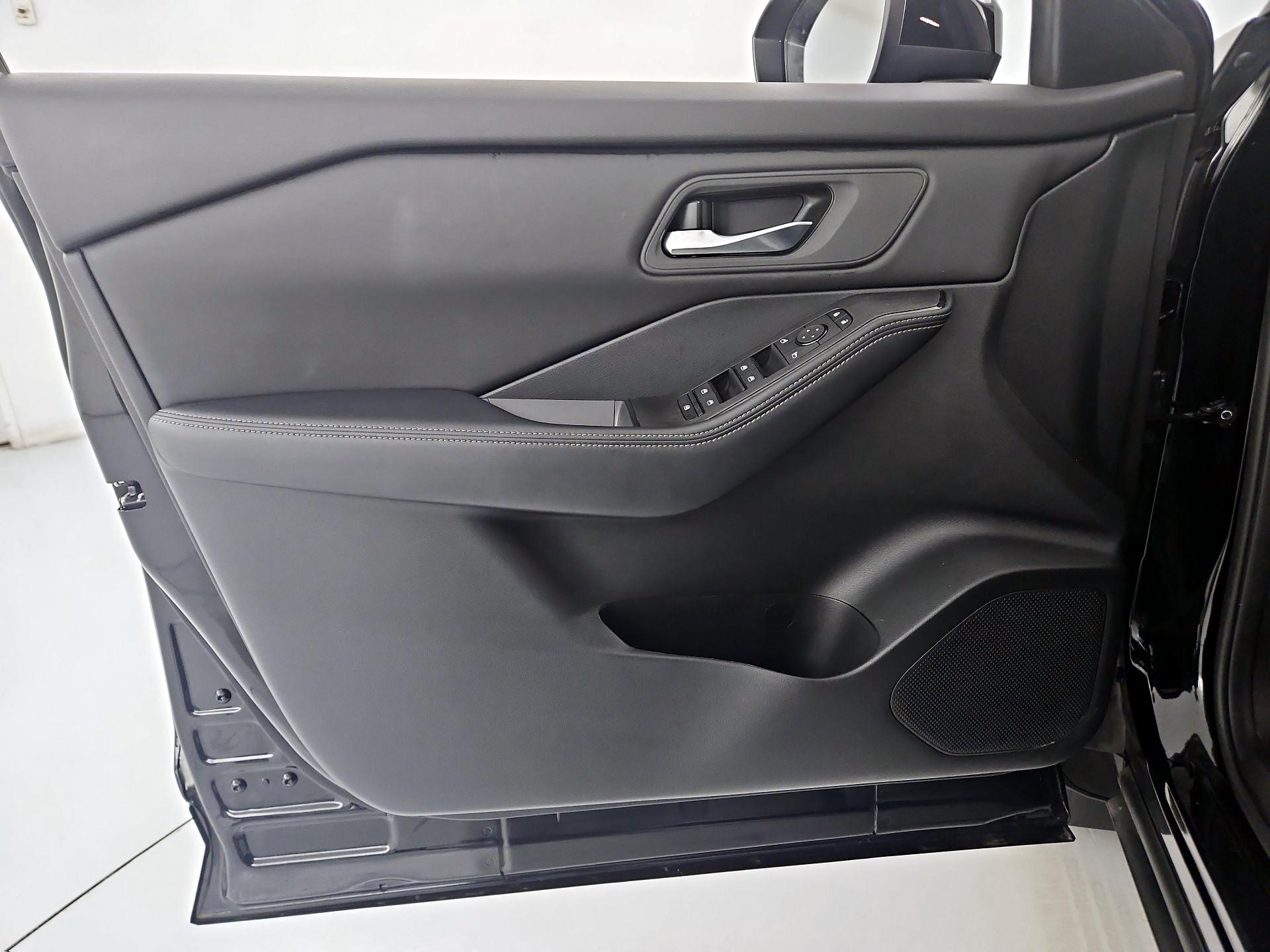 Thumbnail: 2024 Nissan Rogue - 12