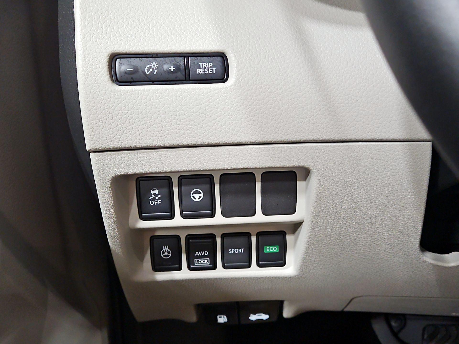 Thumbnail: 2022 Nissan Rogue Sport - 13