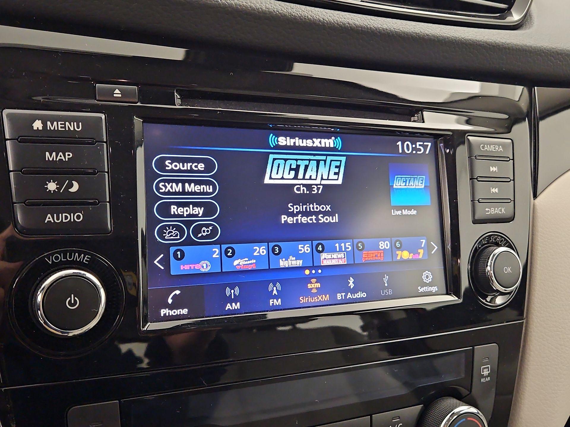 Thumbnail: 2022 Nissan Rogue Sport - 16