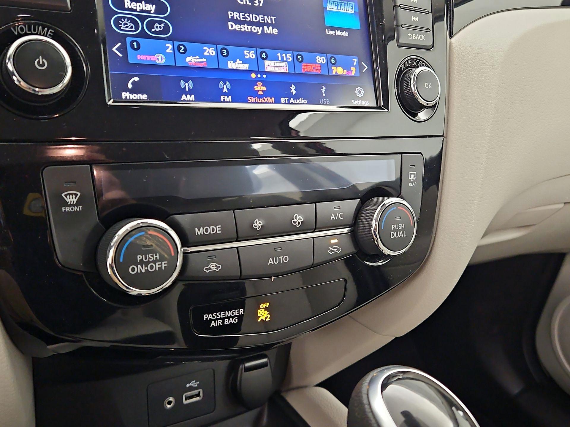 Thumbnail: 2022 Nissan Rogue Sport - 17