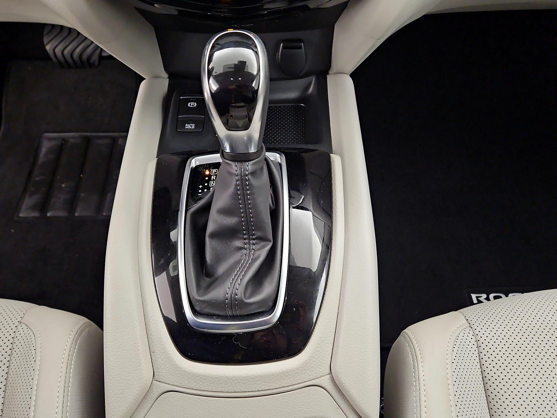 Thumbnail: 2022 Nissan Rogue Sport - 18