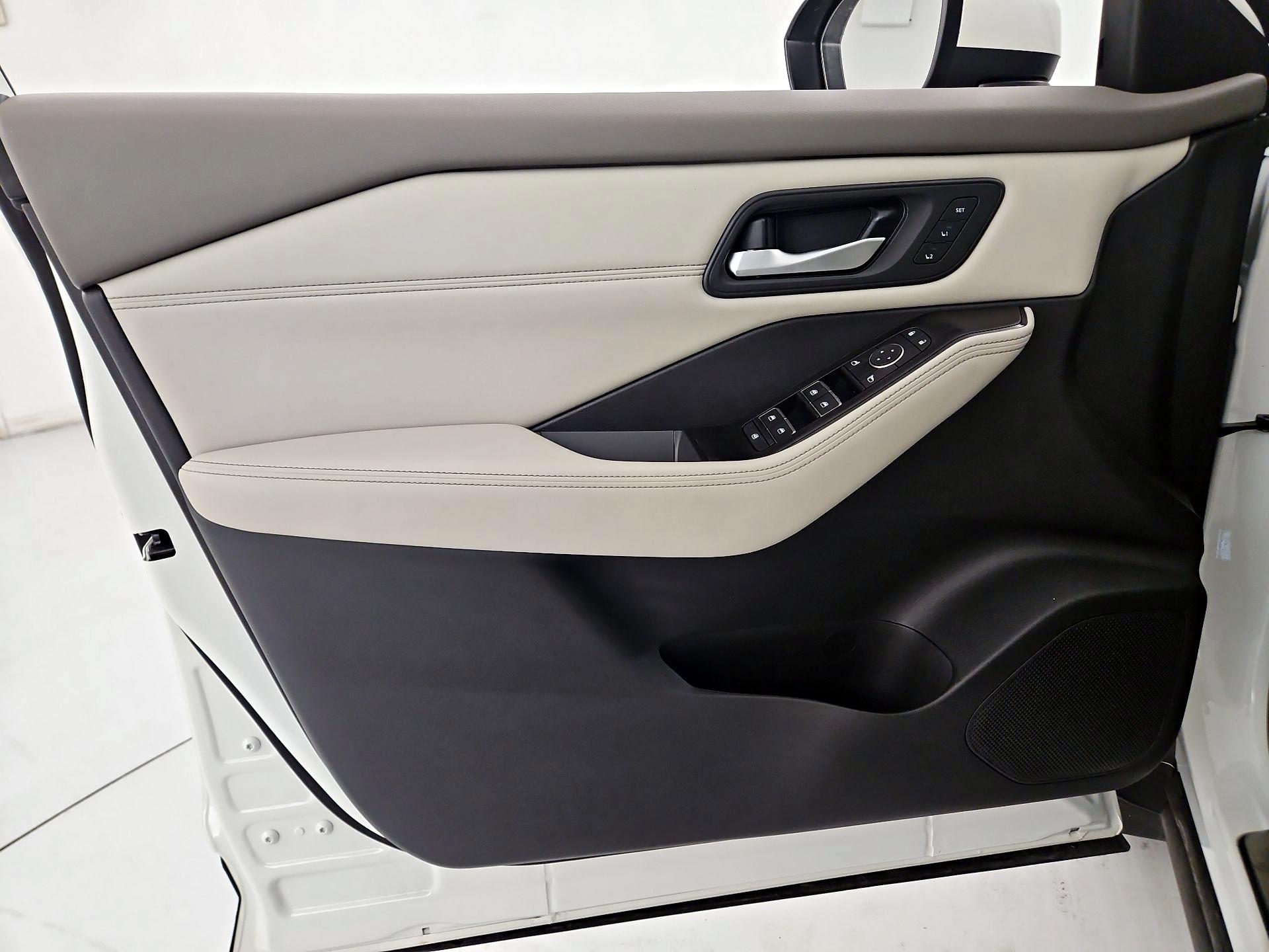 Thumbnail: 2023 Nissan Rogue - 12