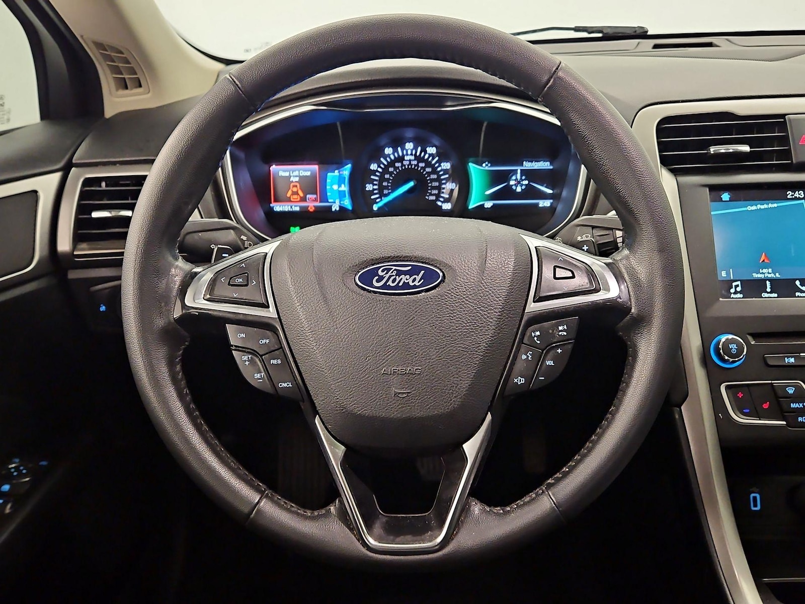 2018 Ford Fusion SE - Photo 11