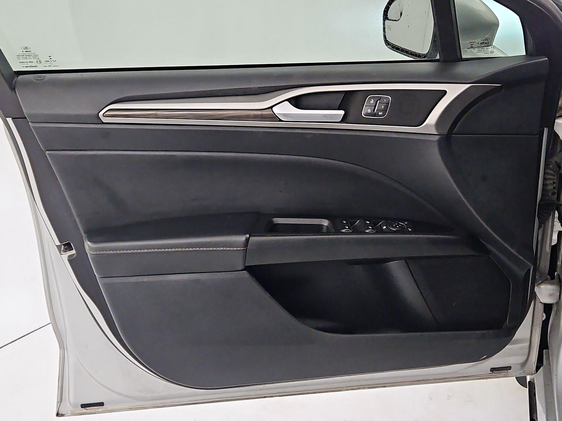 Thumbnail: 2018 Ford Fusion - 12