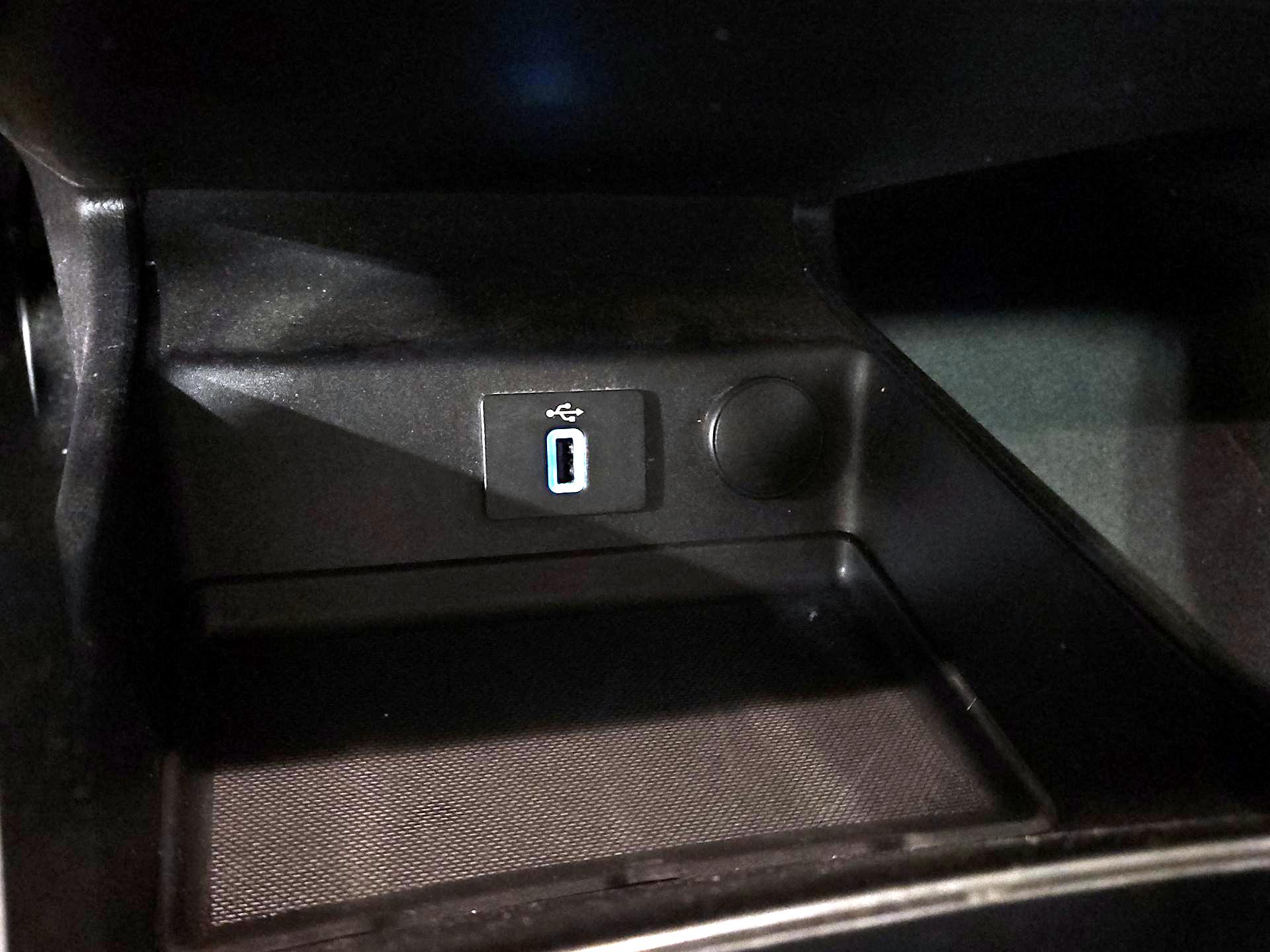 Thumbnail: 2018 Ford Fusion - 19