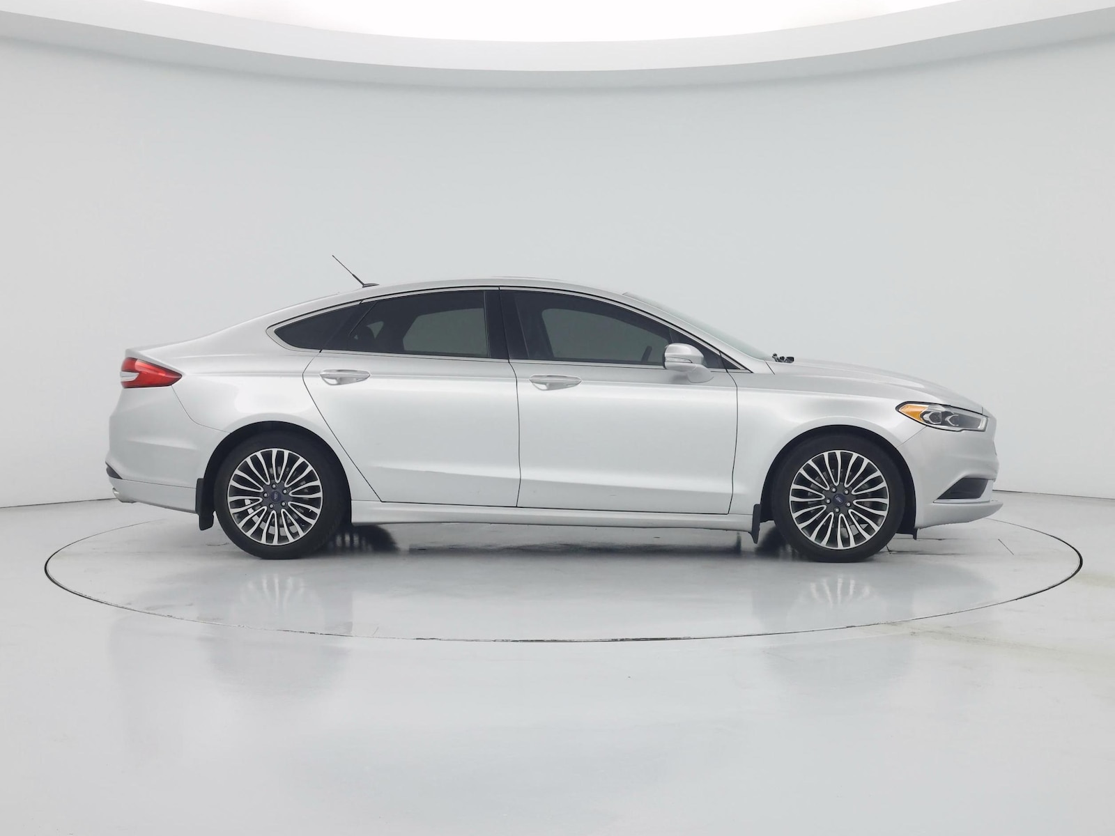 2018 Ford Fusion SE - Photo 8