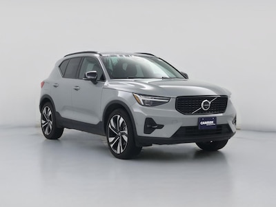 2025 Volvo XC40 B5 Plus Dark Theme