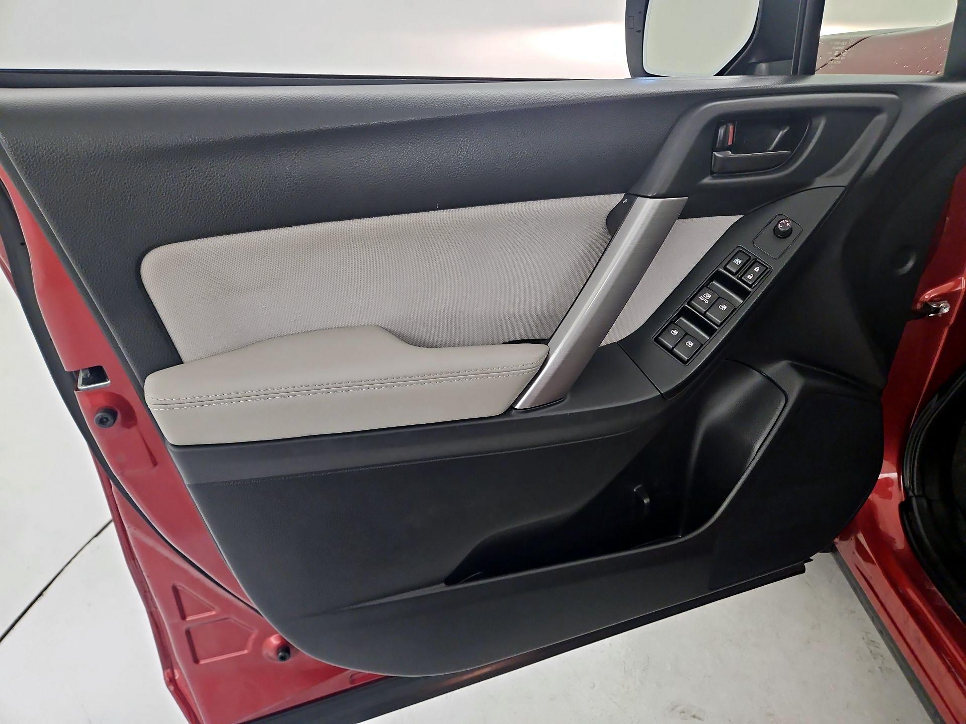 Thumbnail: 2016 Subaru Forester - 12