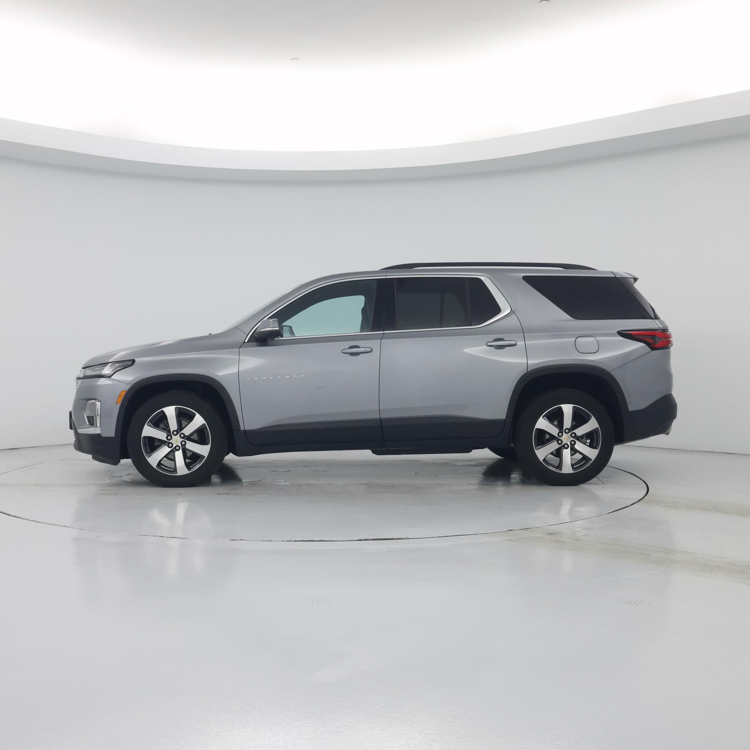 Thumbnail: 2023 Chevrolet Traverse - 3