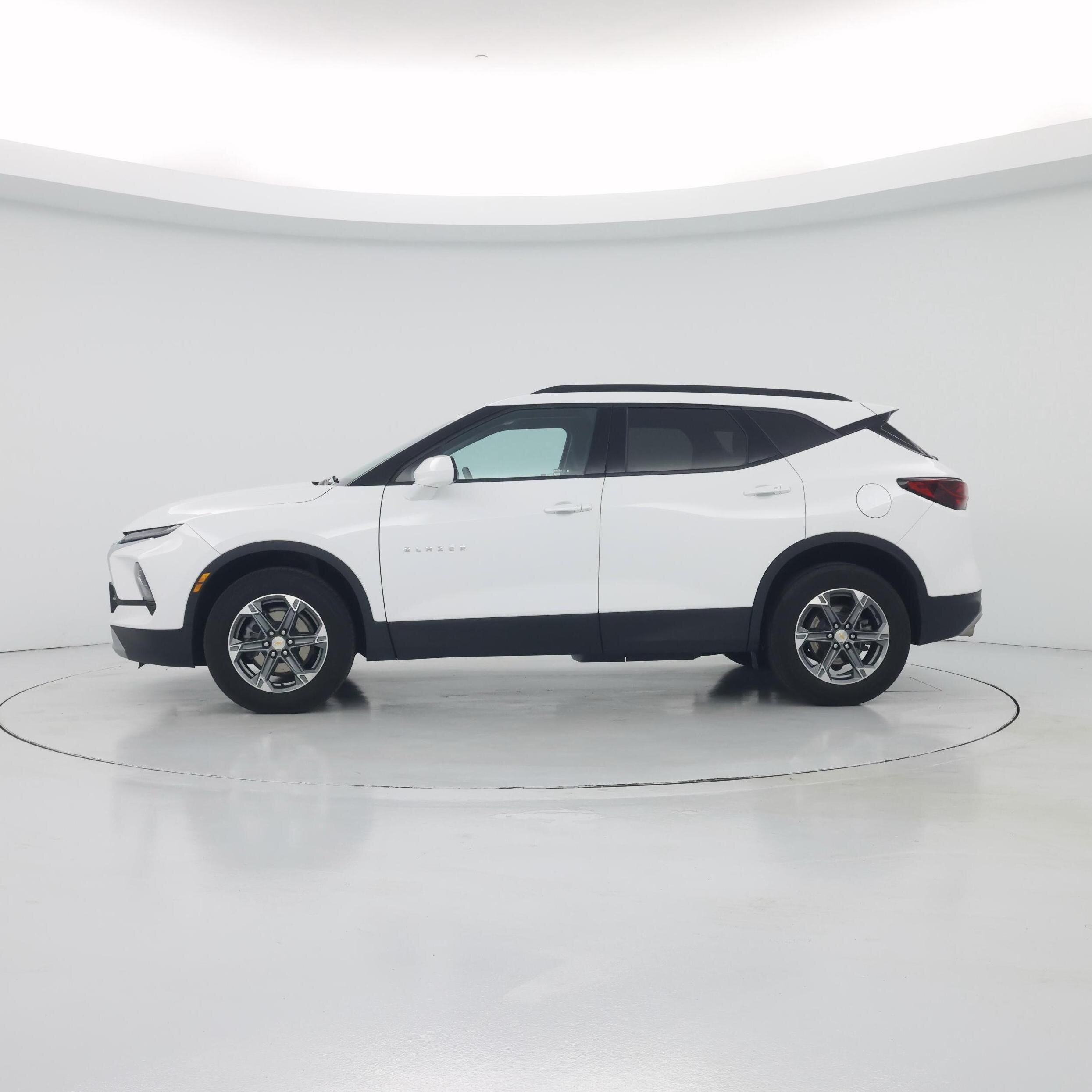 Thumbnail: 2023 Chevrolet Blazer - 3