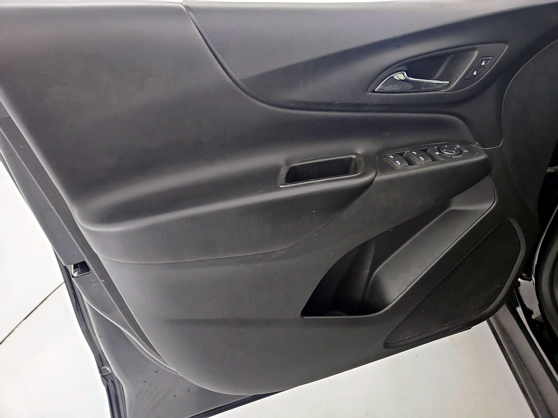 Thumbnail: 2022 Chevrolet Equinox - 12