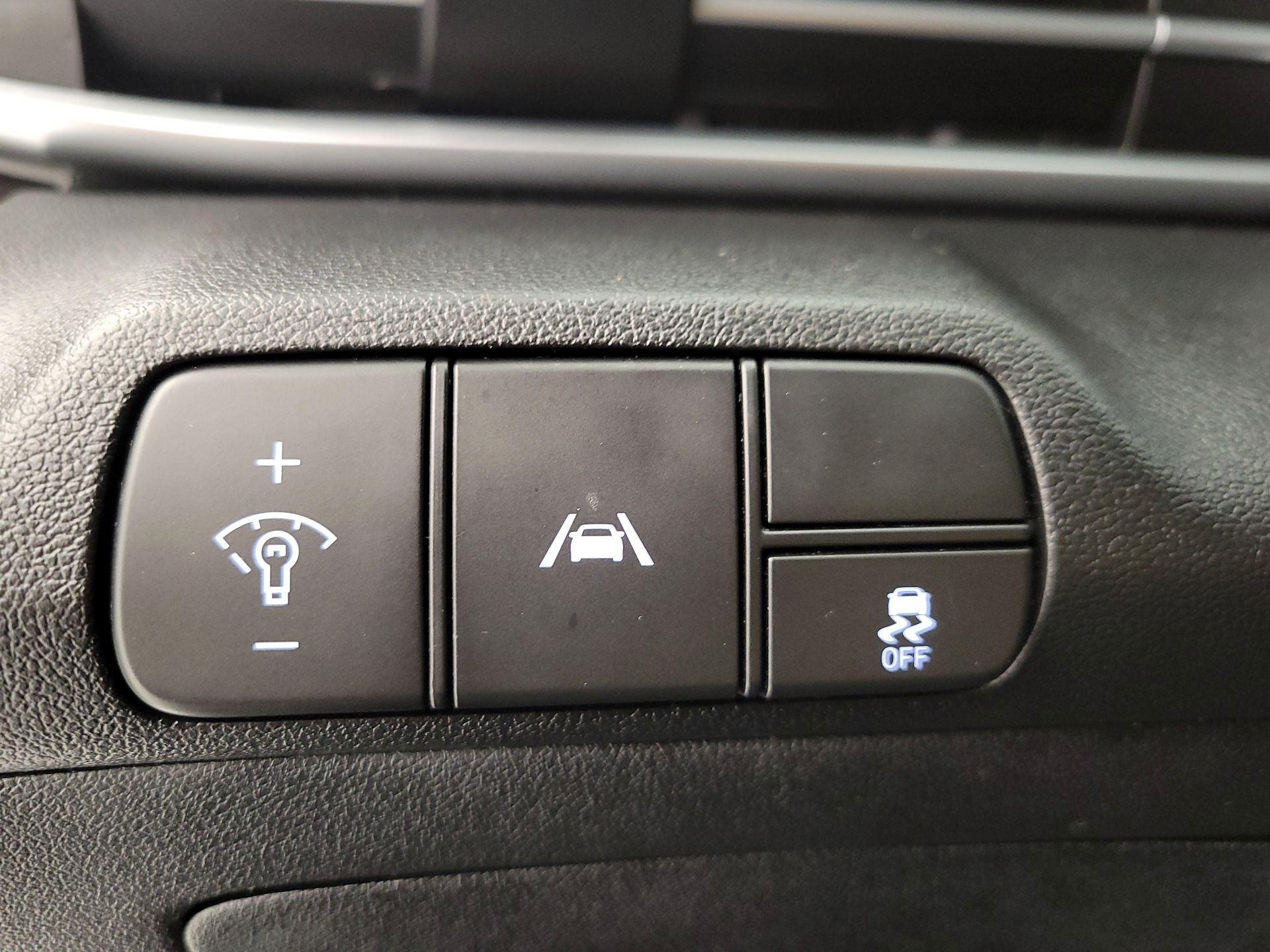 Thumbnail: 2023 Hyundai Elantra - 13