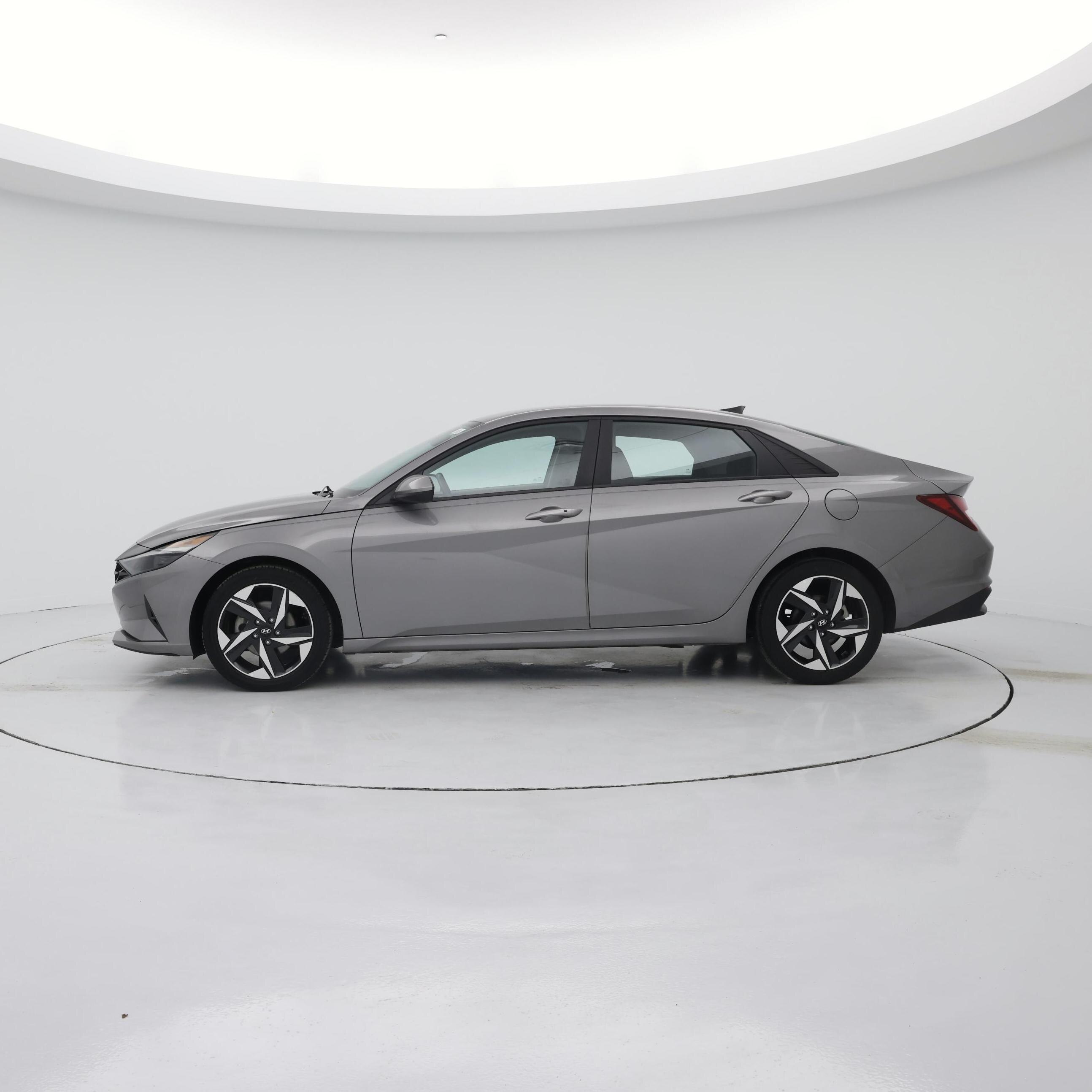 Thumbnail: 2023 Hyundai Elantra - 3