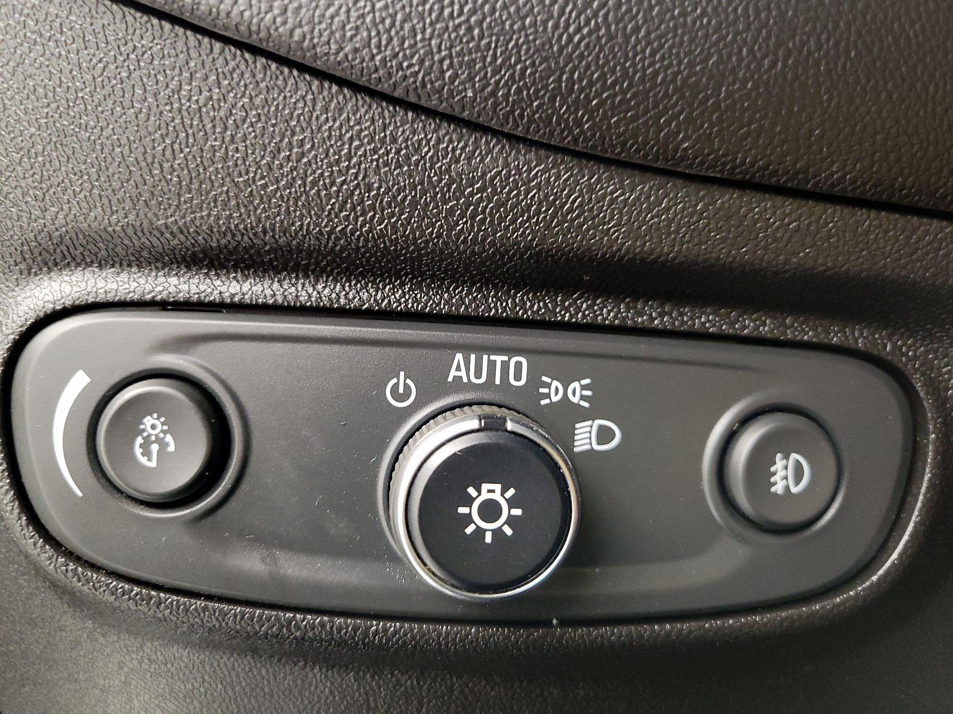 Thumbnail: 2020 Chevrolet Equinox - 13