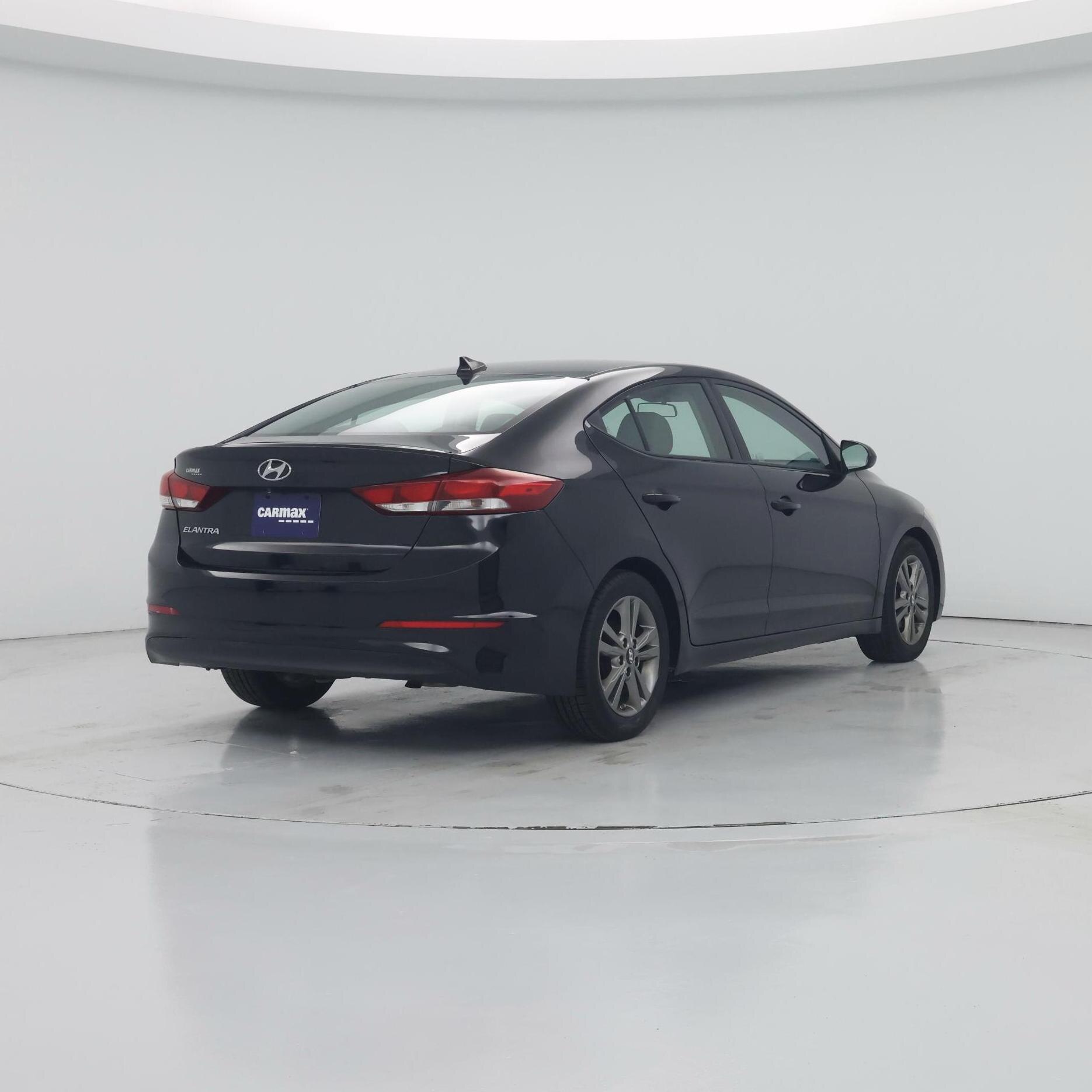 Thumbnail: 2017 Hyundai Elantra - 8