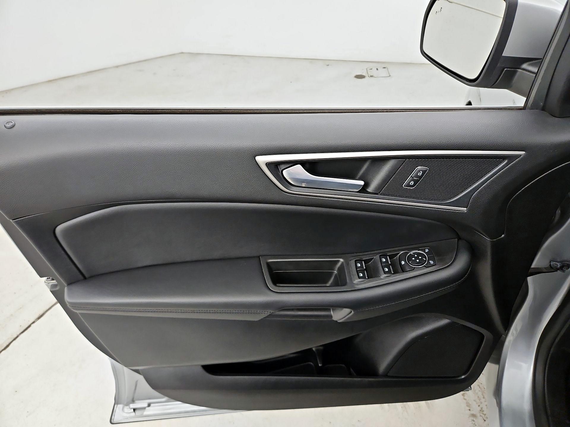 Thumbnail: 2022 Ford Edge - 12