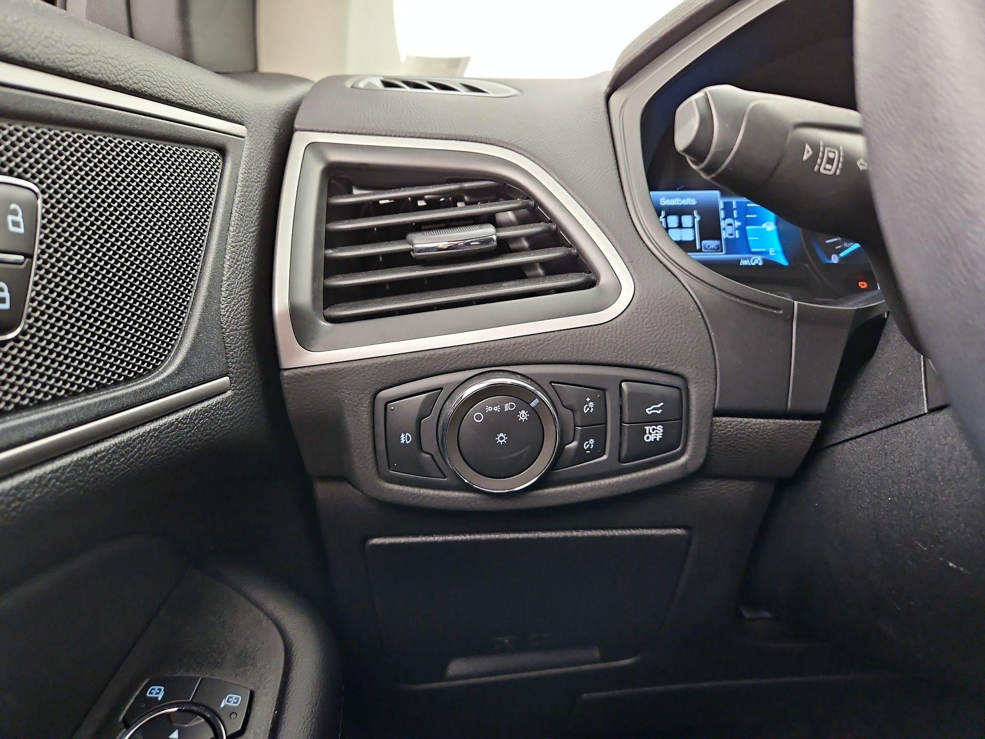 Thumbnail: 2022 Ford Edge - 13