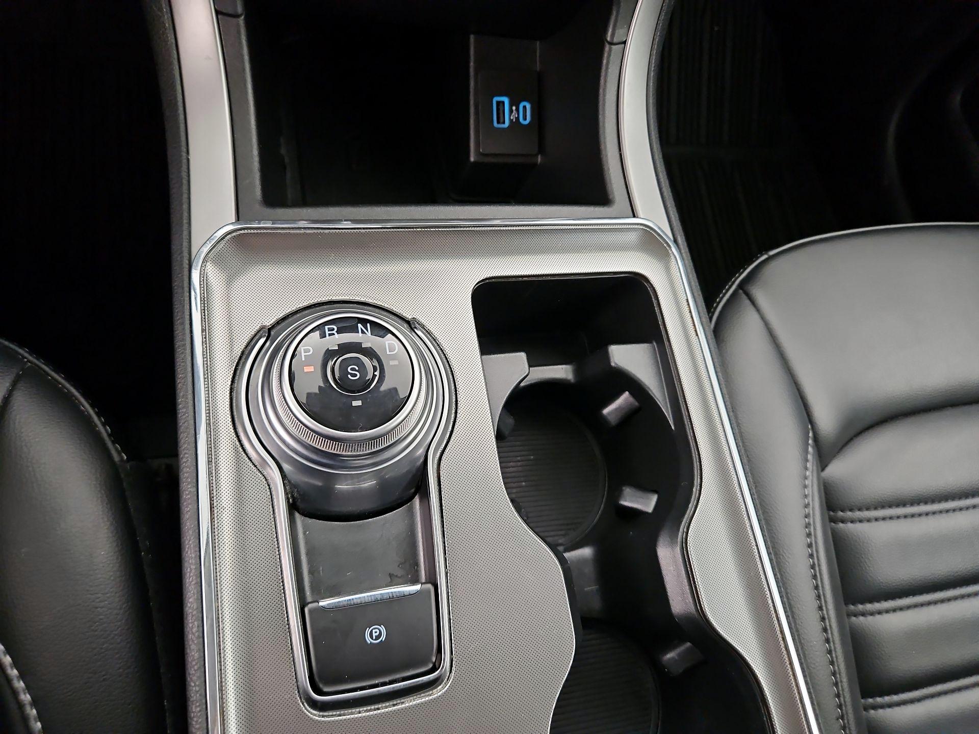 Thumbnail: 2022 Ford Edge - 17