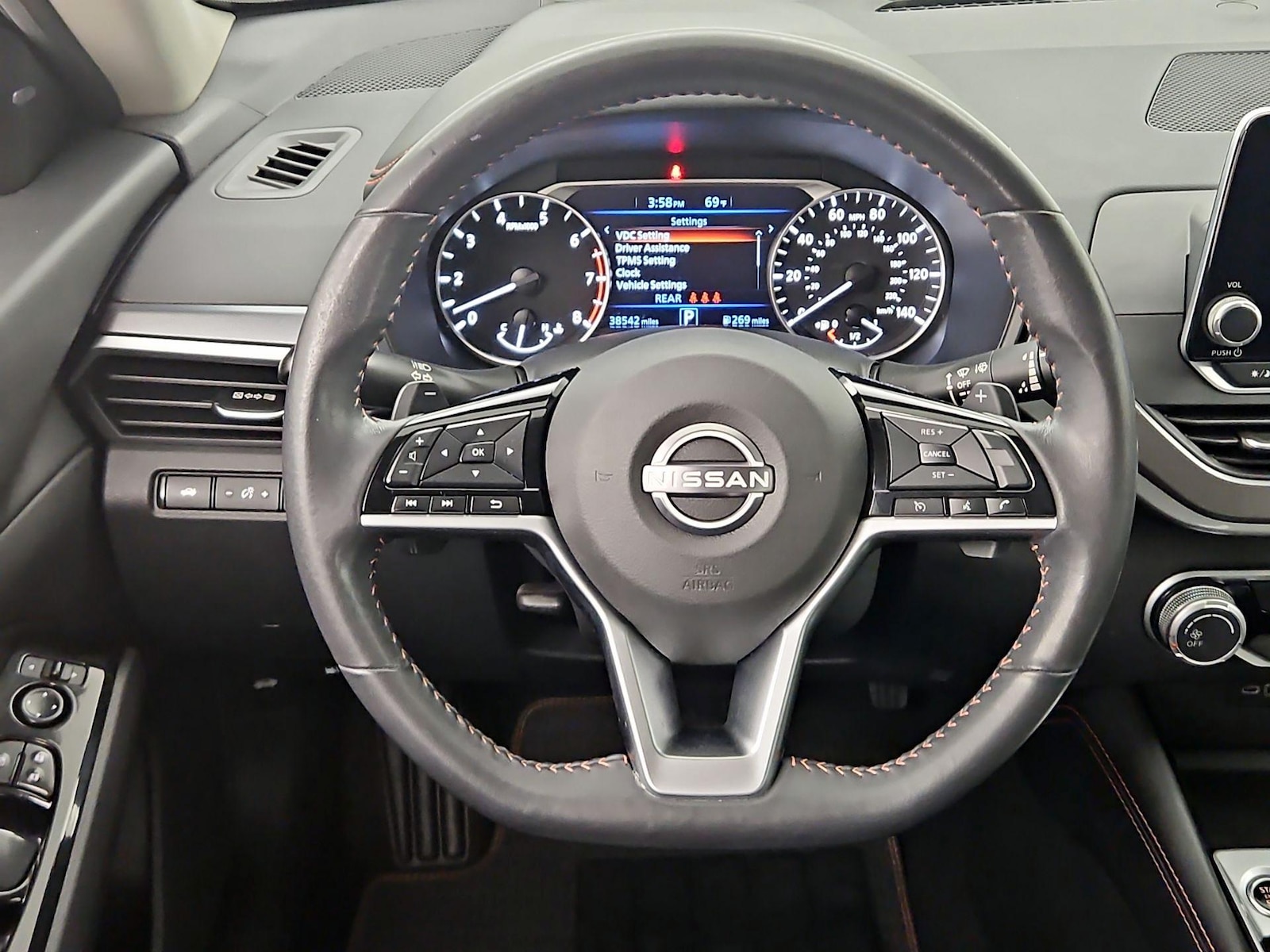 2023 Nissan Altima SR - Photo 11