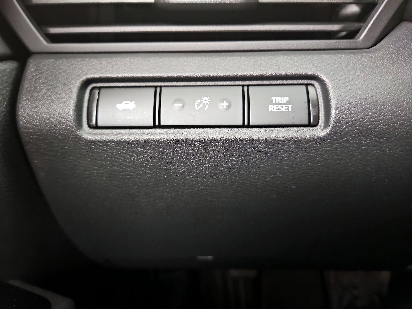 2023 Nissan Altima SR - Photo 14