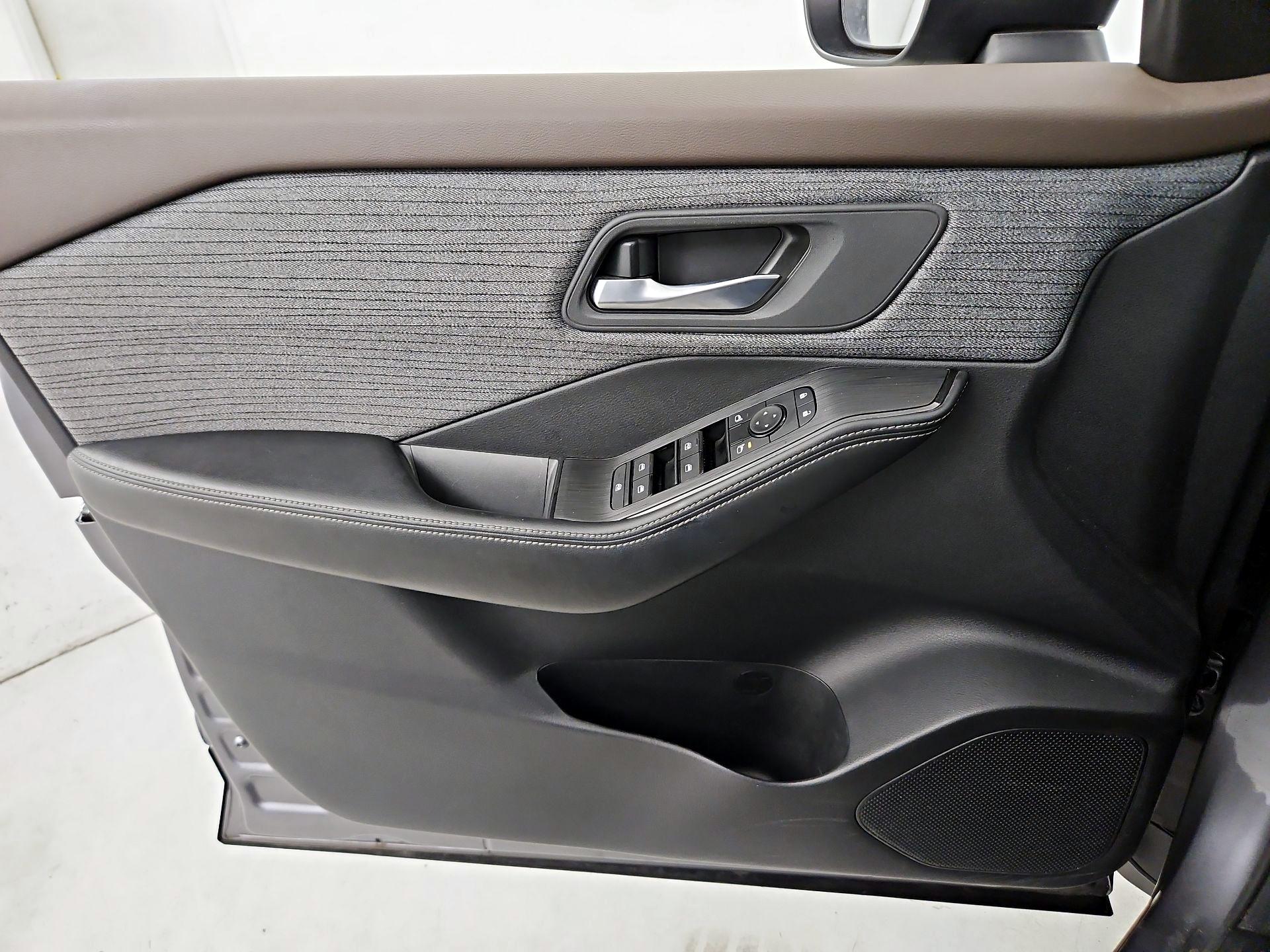 Thumbnail: 2023 Nissan Rogue - 12