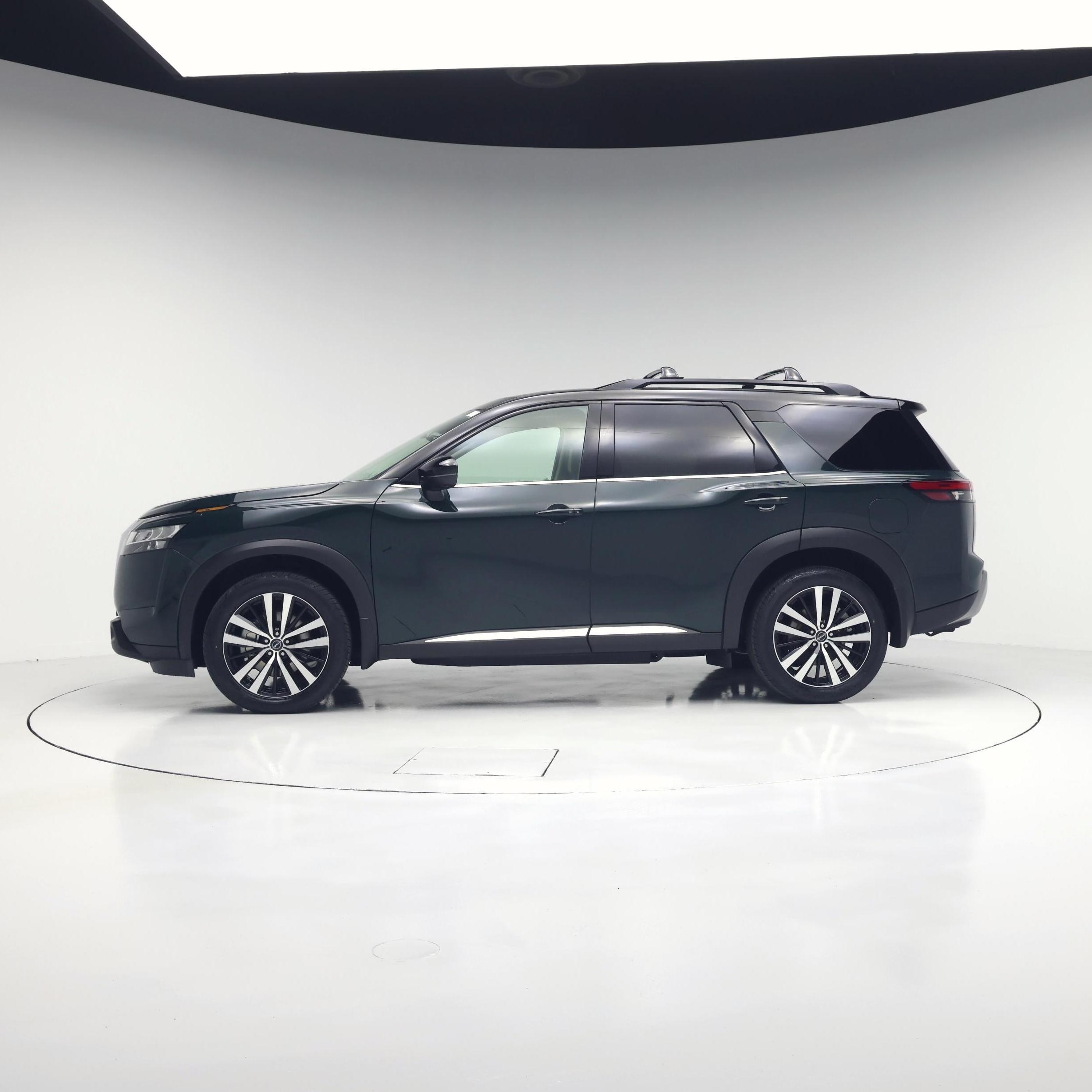 Thumbnail: 2023 Nissan Pathfinder - 3