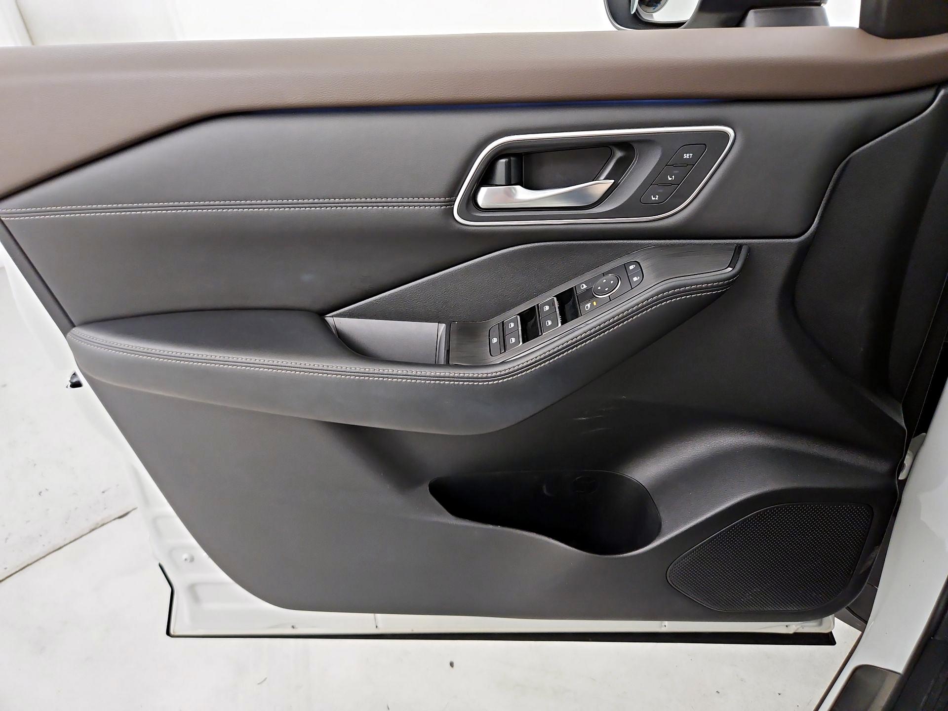 Thumbnail: 2023 Nissan Rogue - 12