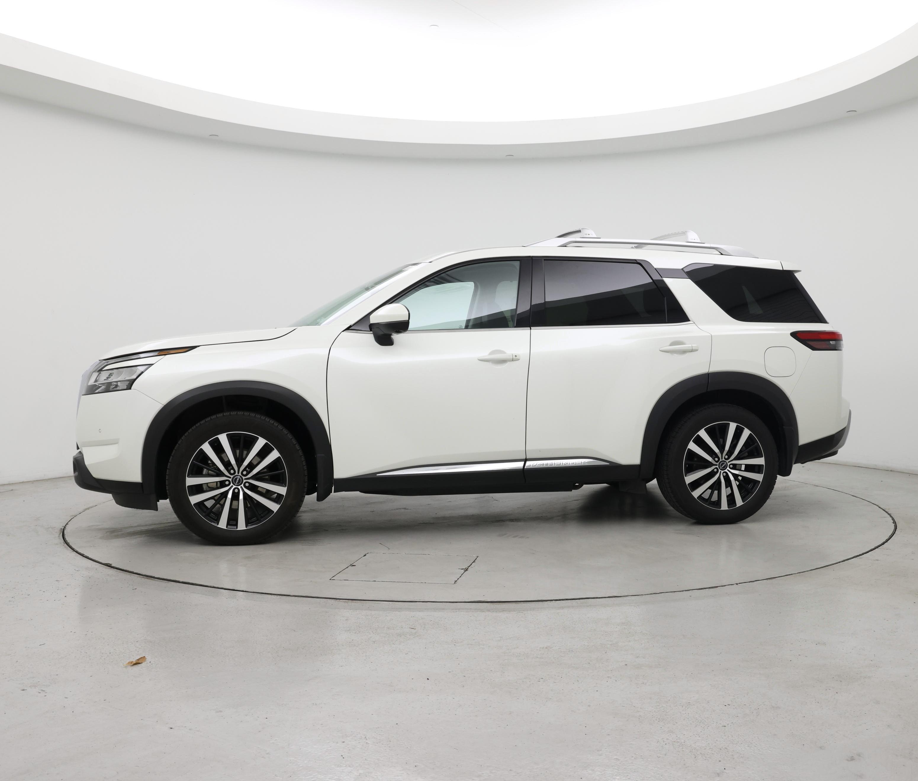 Thumbnail: 2023 Nissan Pathfinder - 3