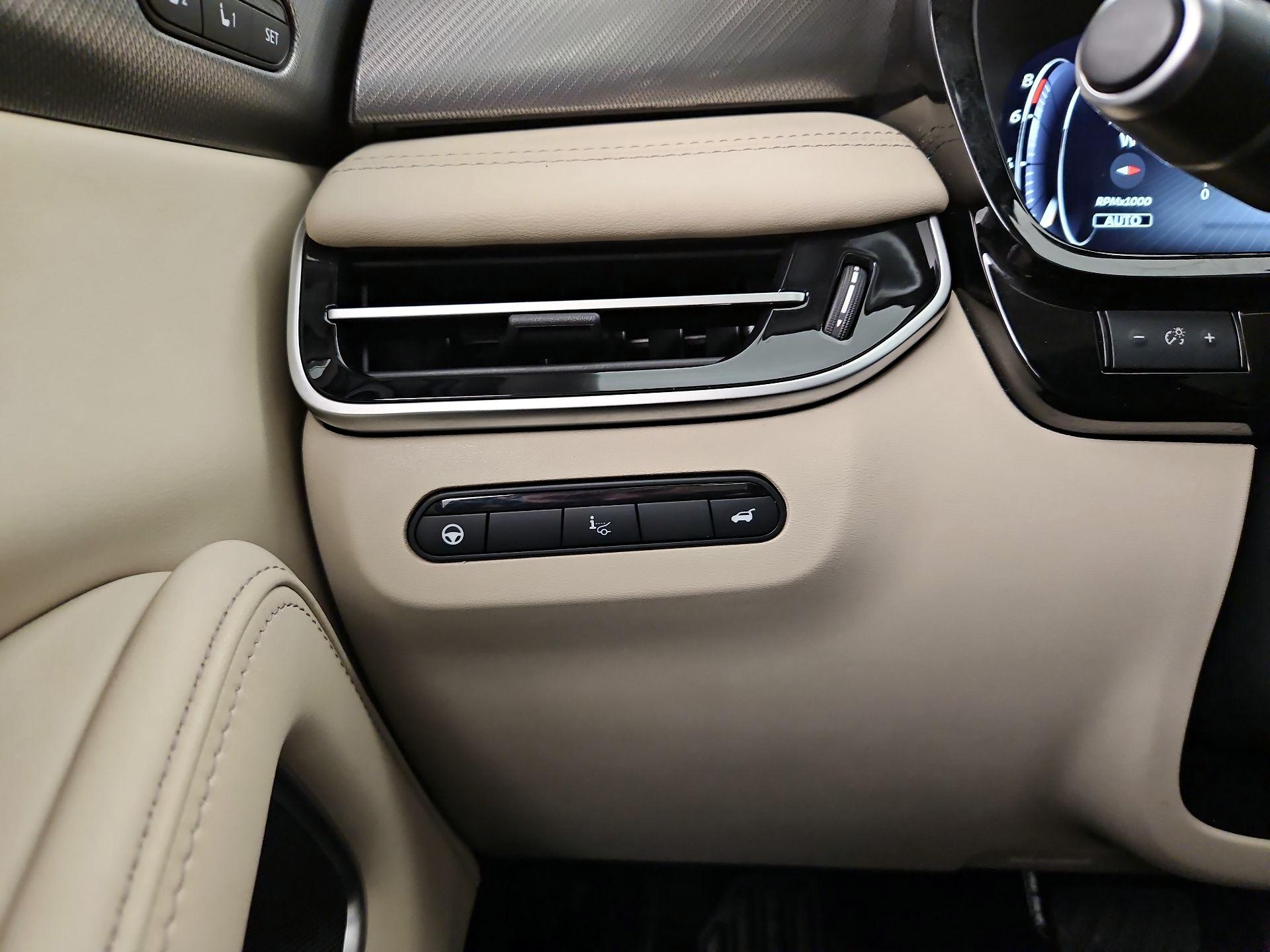 Thumbnail: 2023 INFINITI QX60 - 13