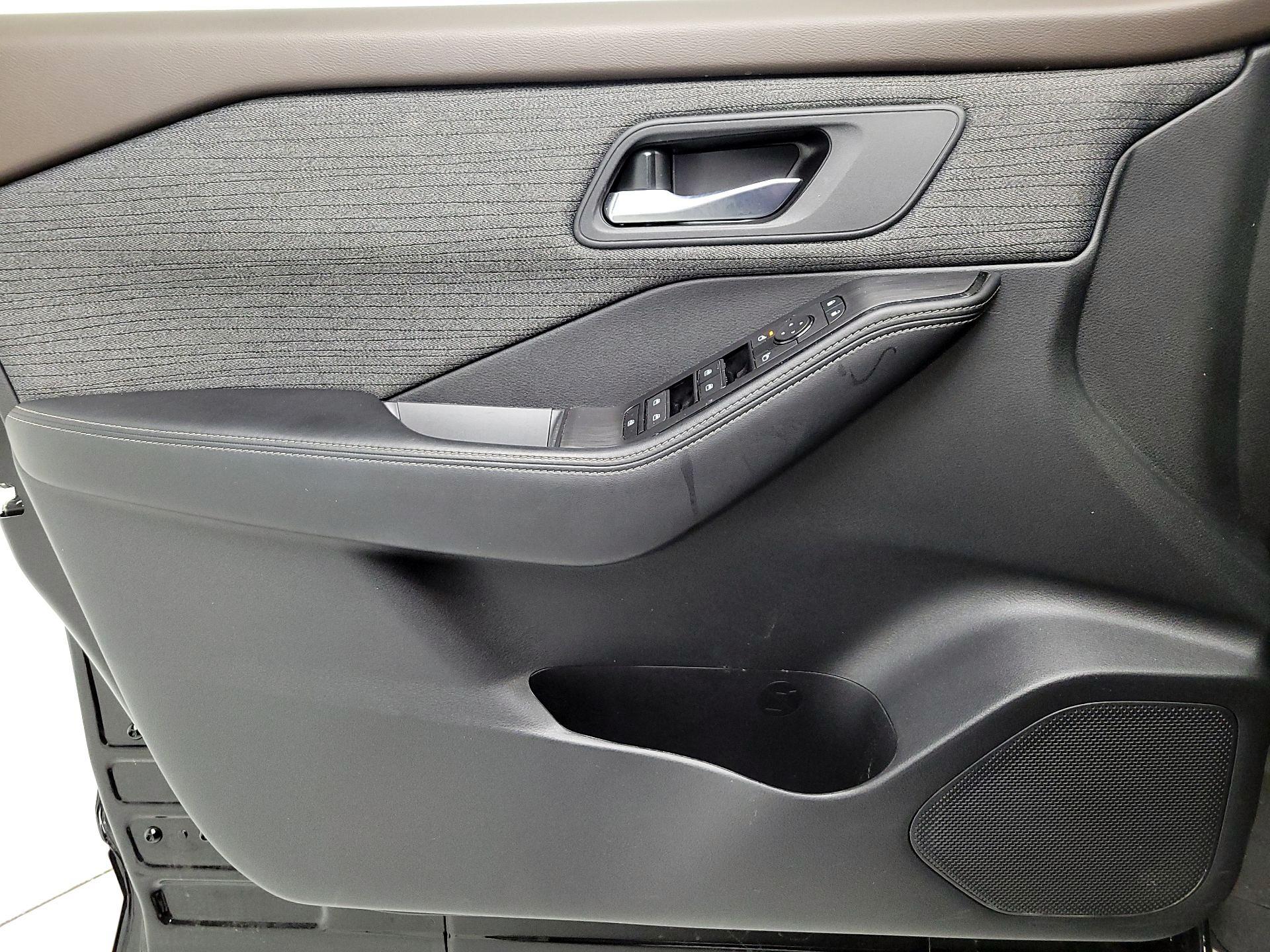 Thumbnail: 2023 Nissan Rogue - 12