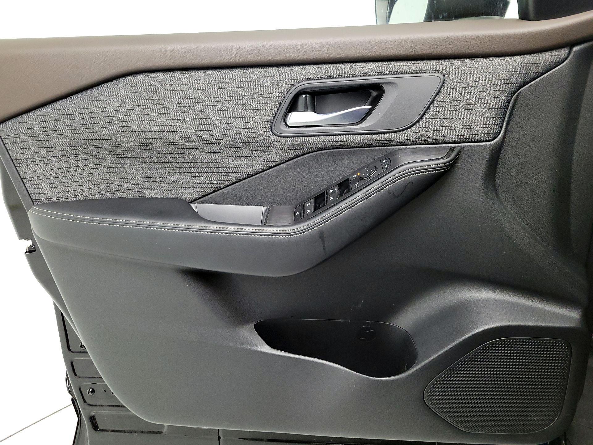 Thumbnail: 2023 Nissan Rogue - 13