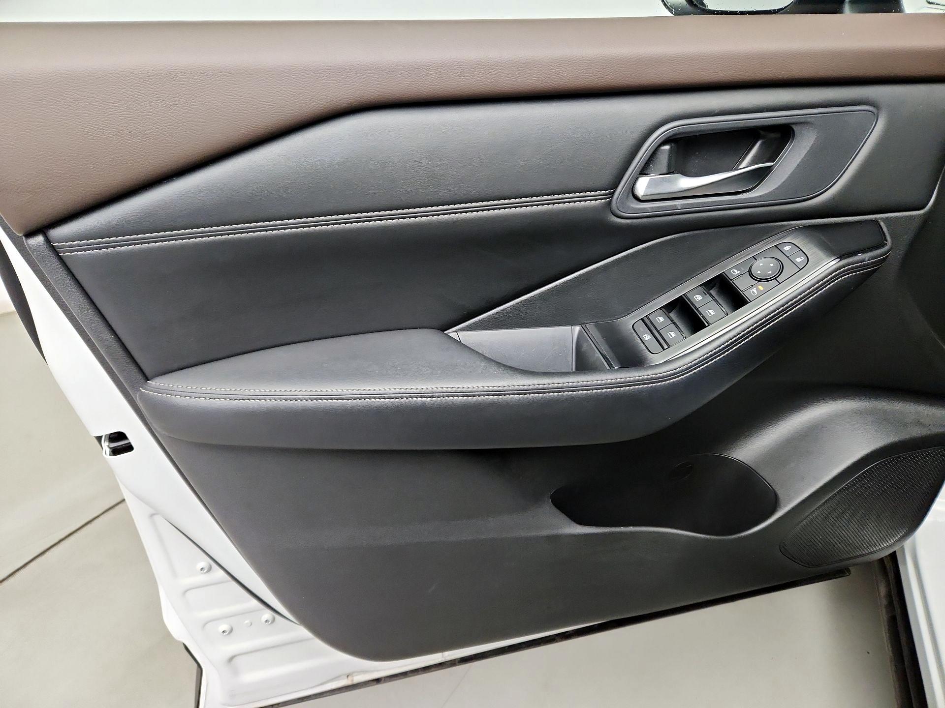 Thumbnail: 2023 Nissan Rogue - 12