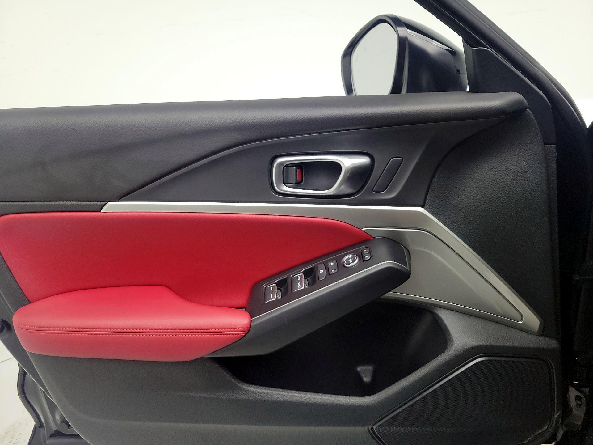 Thumbnail: 2025 Acura Integra - 12