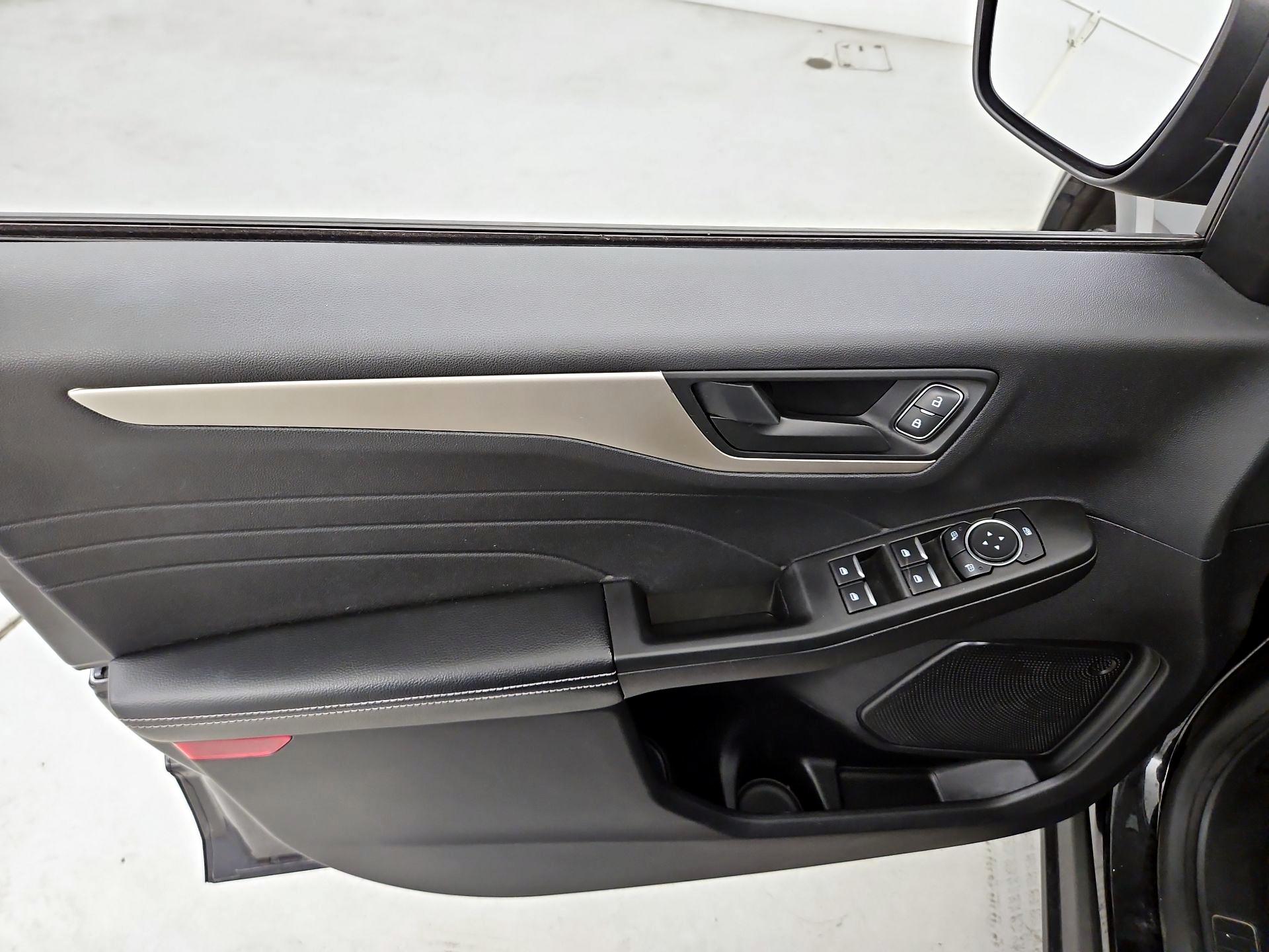 Thumbnail: 2022 Ford Escape - 12