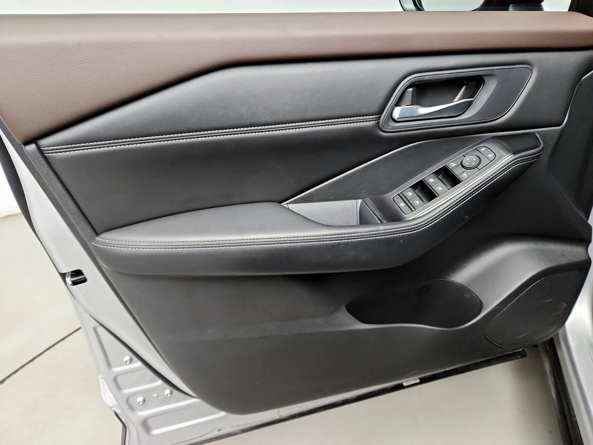 Thumbnail: 2023 Nissan Rogue - 12