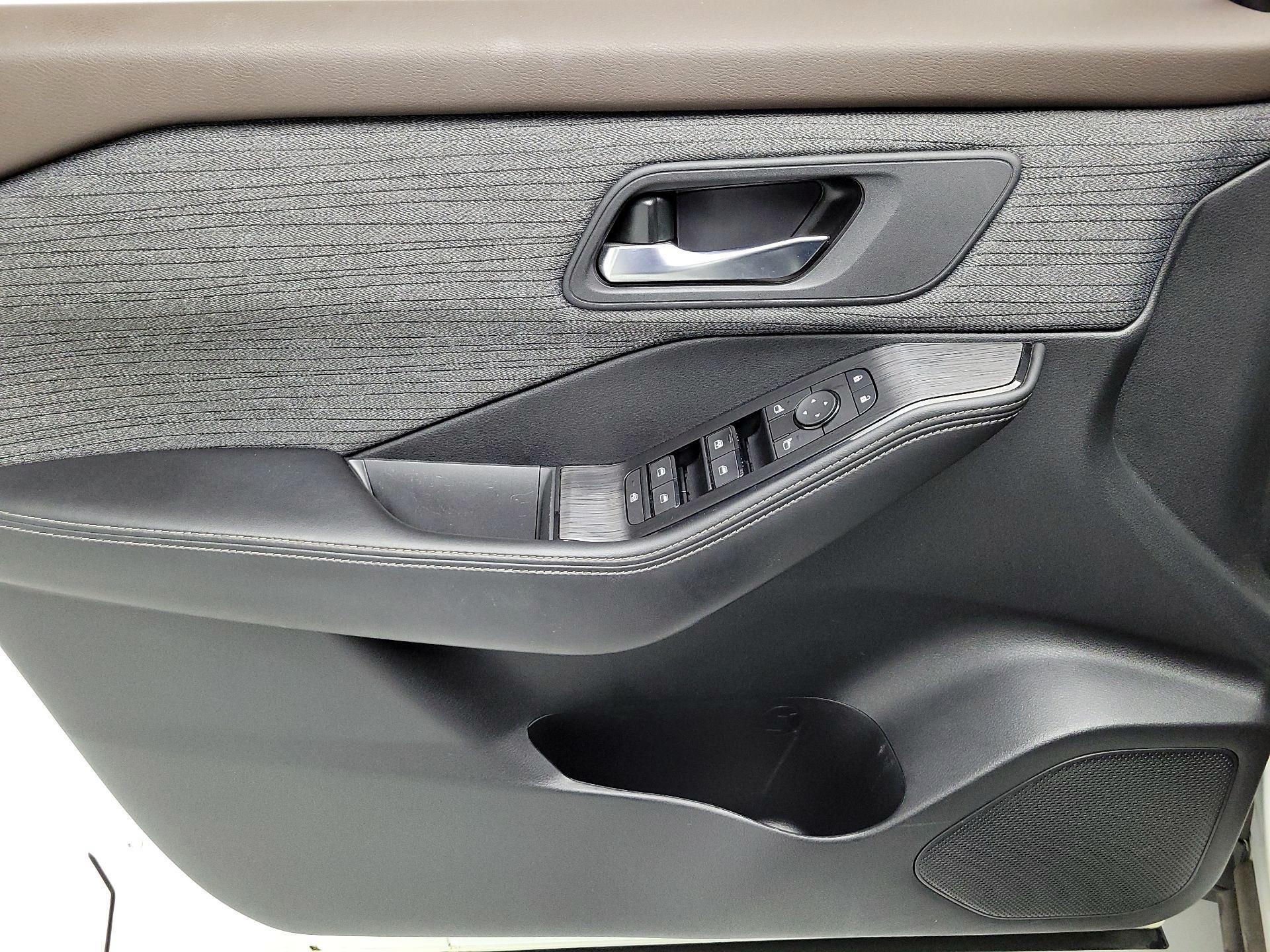 Thumbnail: 2023 Nissan Rogue - 12