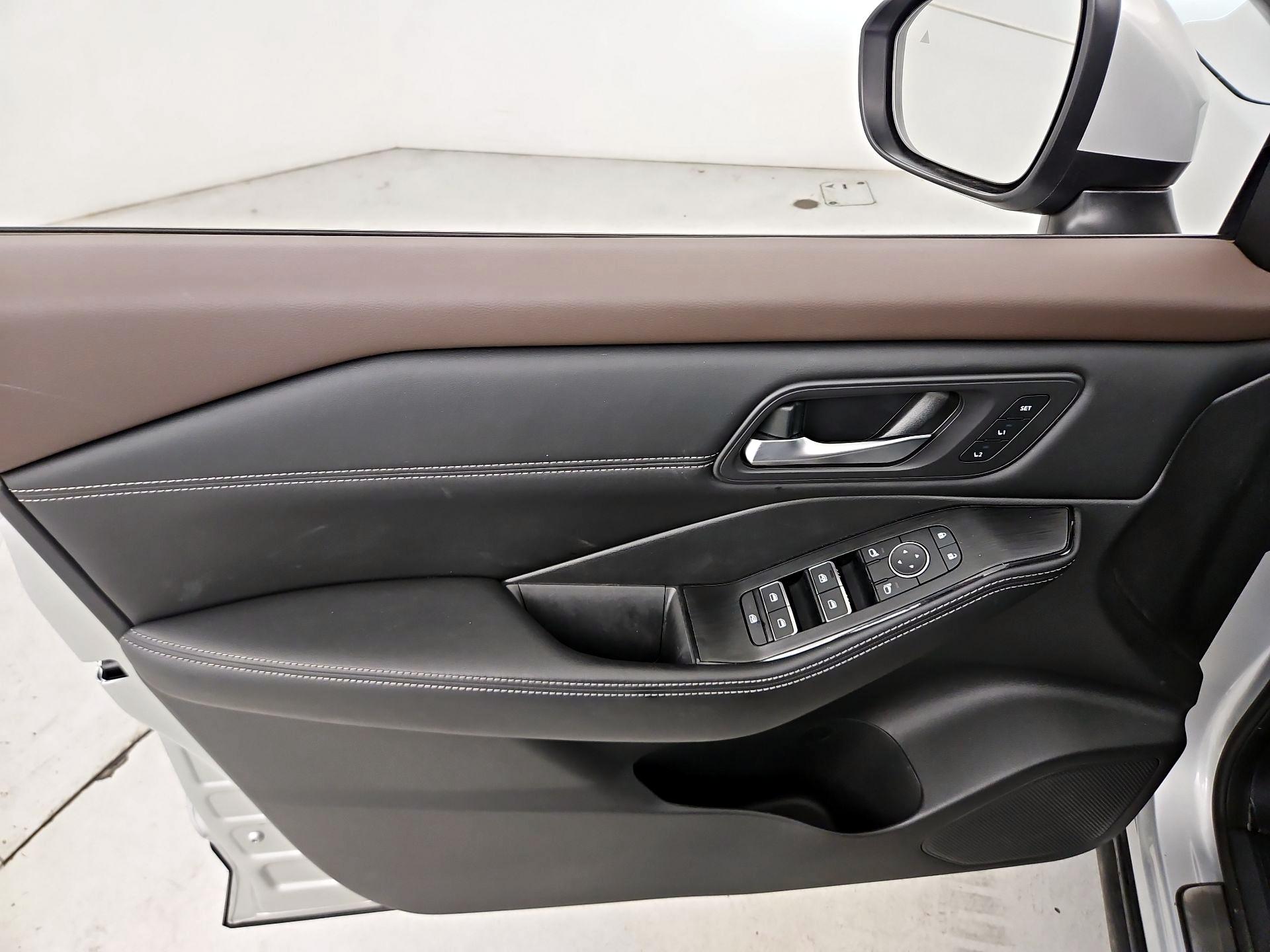 Thumbnail: 2023 Nissan Rogue - 12