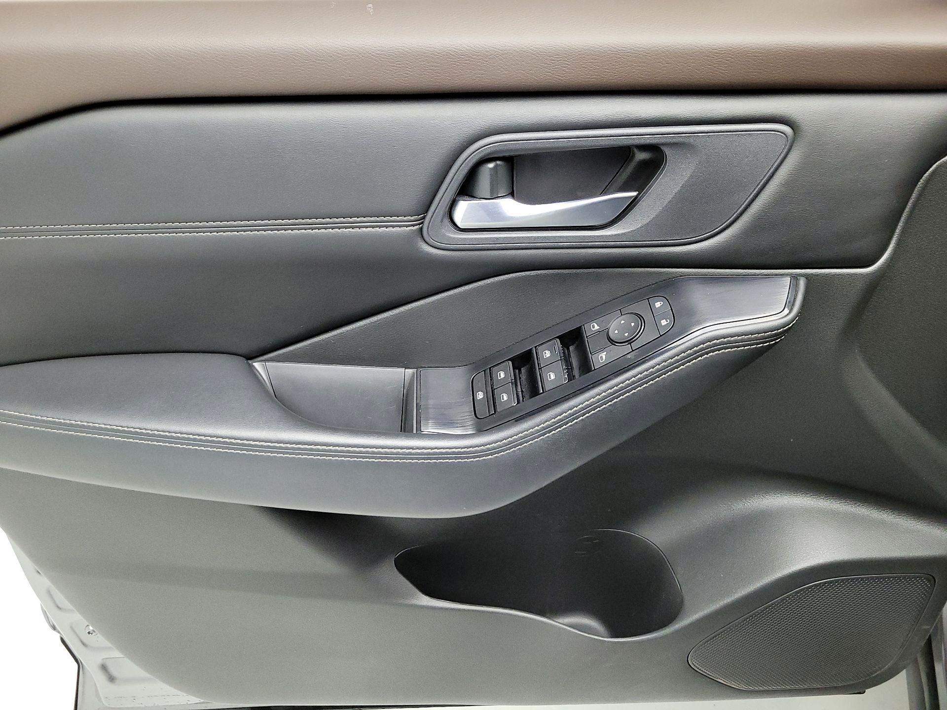 Thumbnail: 2023 Nissan Rogue - 12