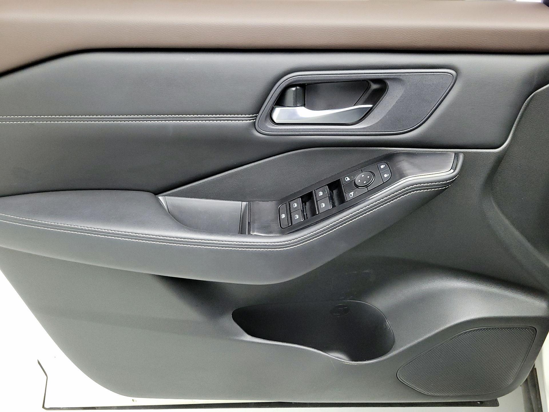 Thumbnail: 2023 Nissan Rogue - 12