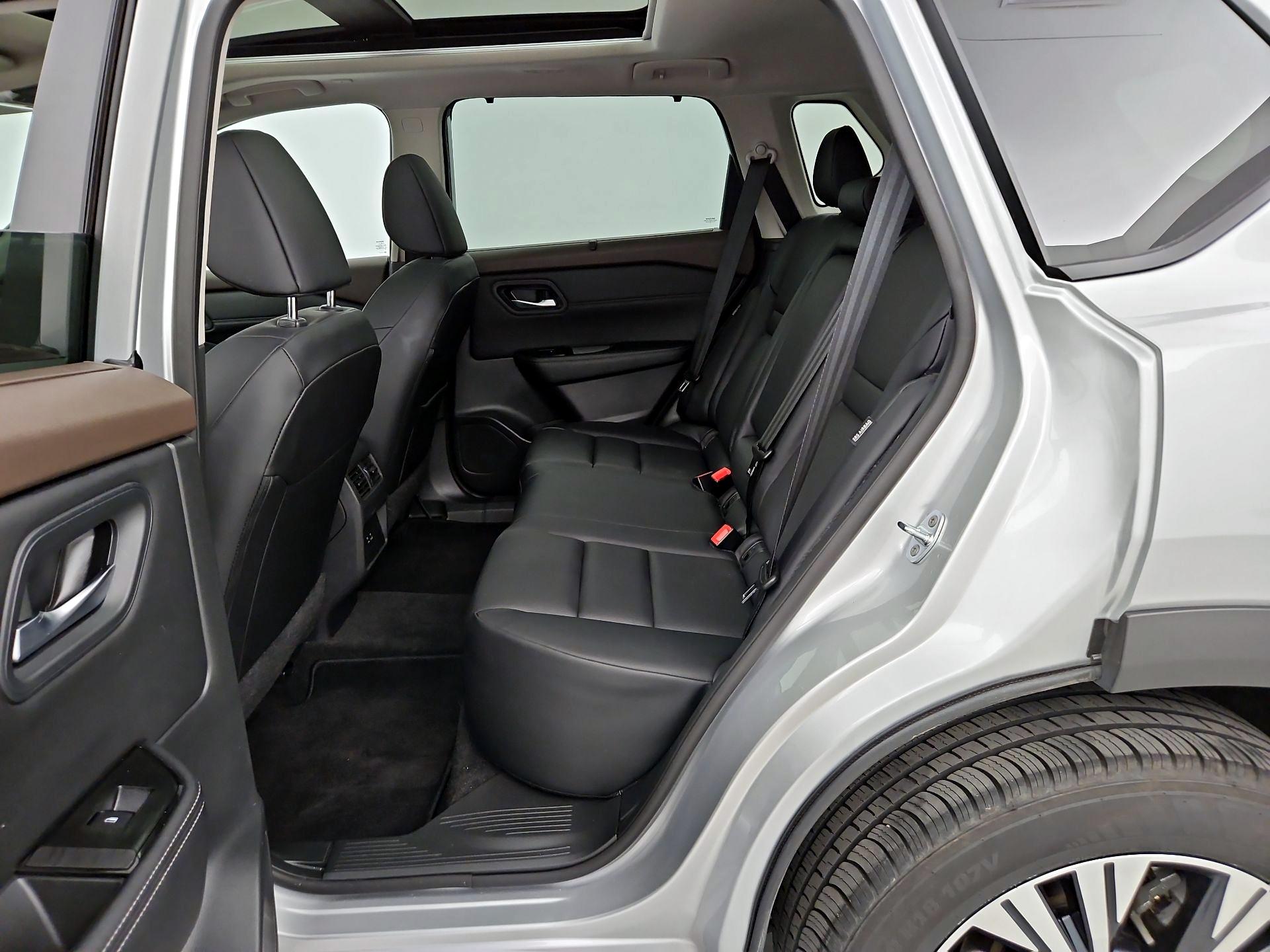 Thumbnail: 2023 Nissan Rogue - 20