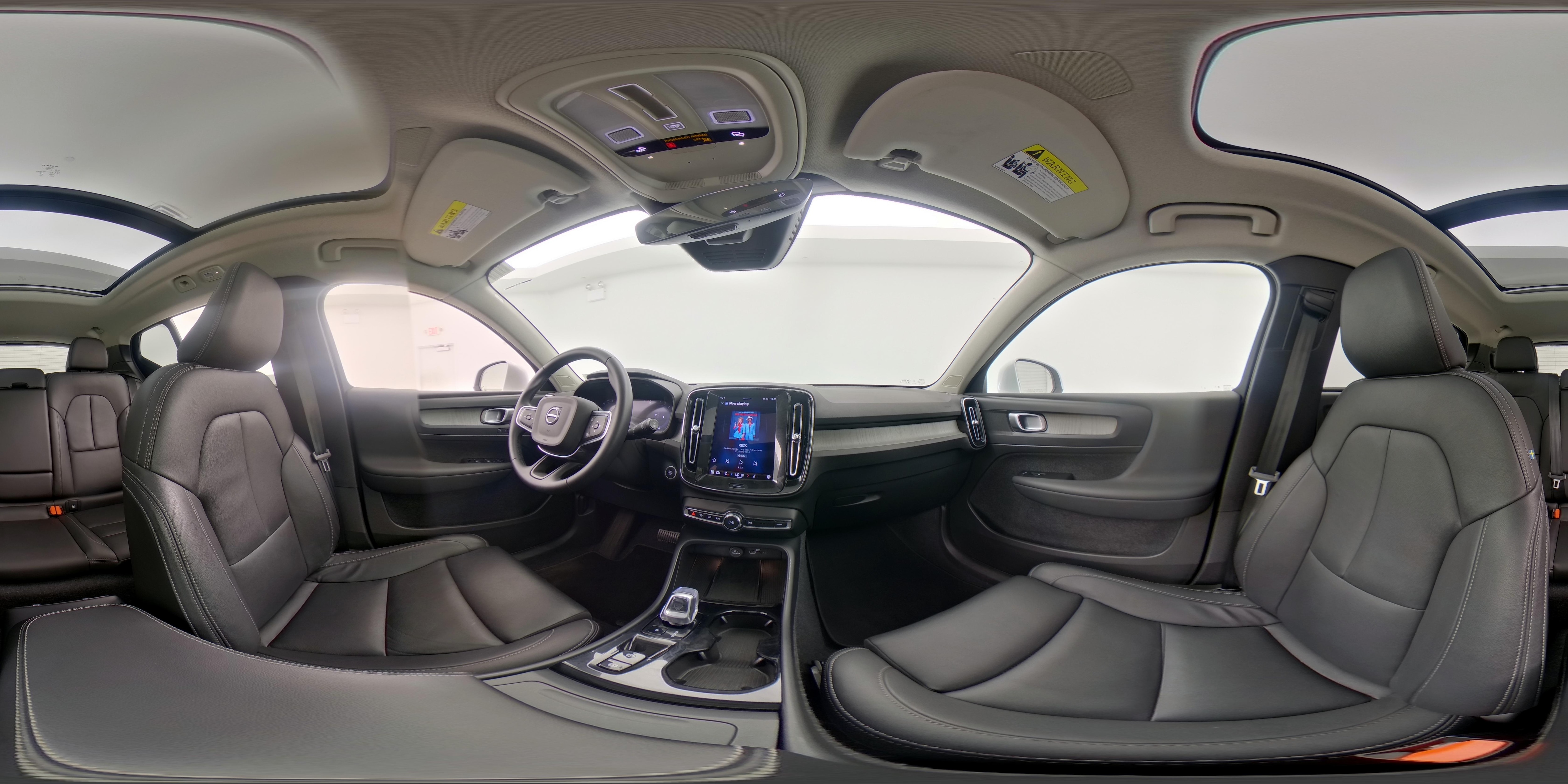 2025 Volvo XC40 Plus - Photo 27