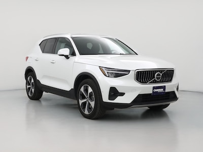 2025 Volvo XC40 B5 Plus Bright Theme
