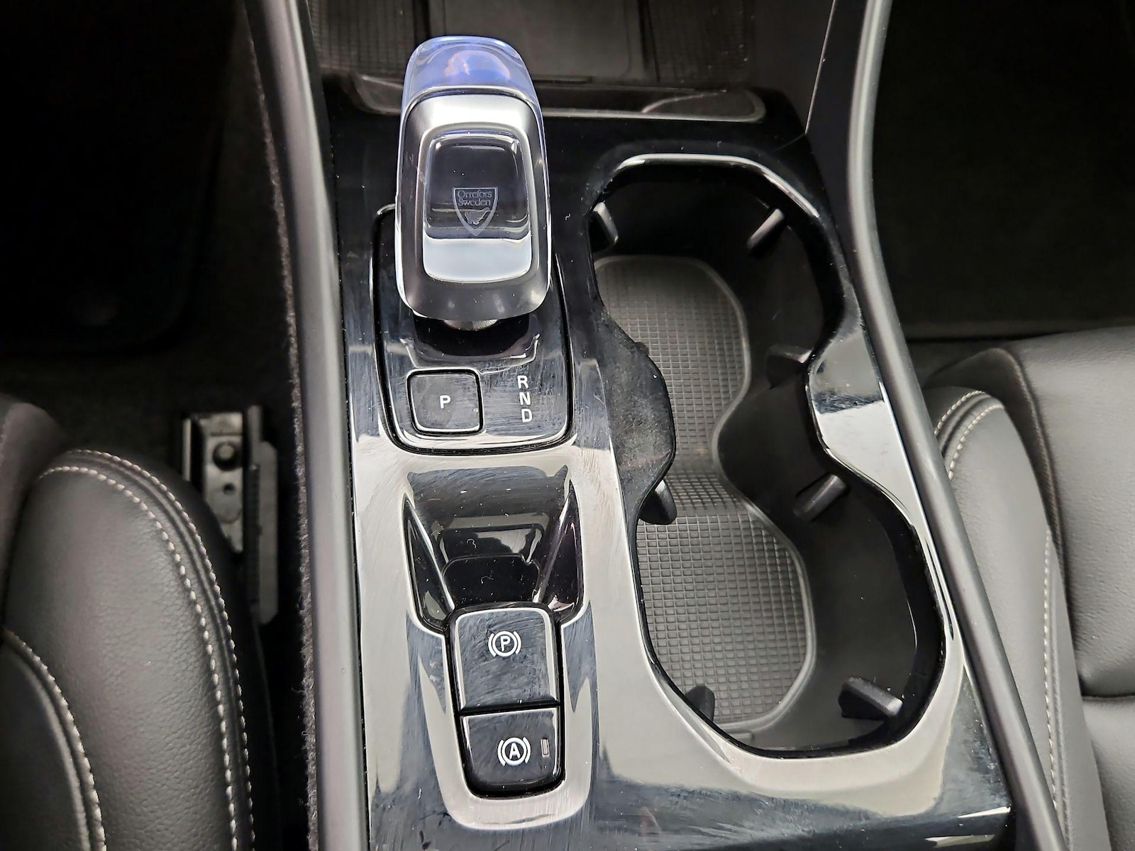 2025 Volvo XC40 Plus - Photo 19