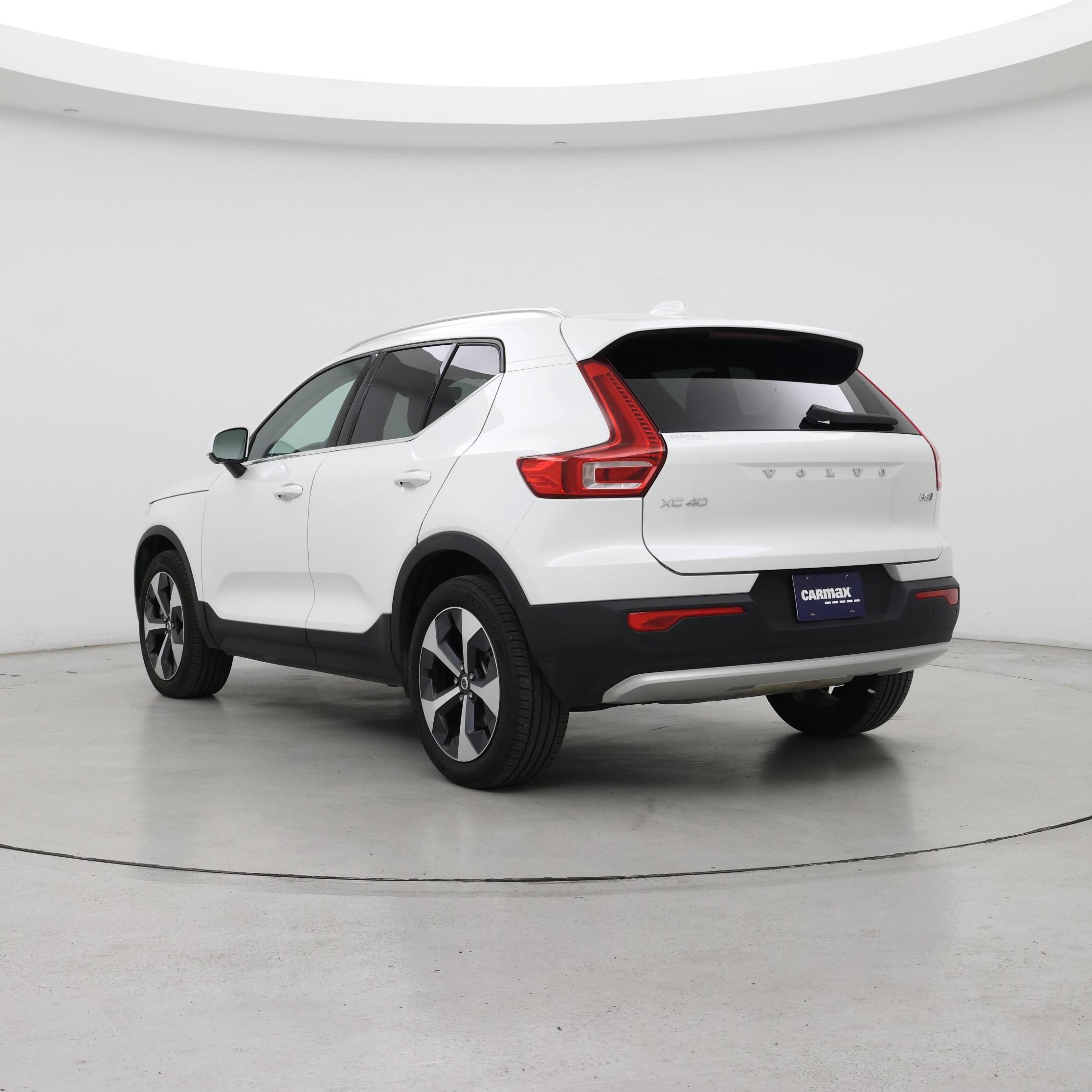 Thumbnail: 2025 Volvo XC40 - 2
