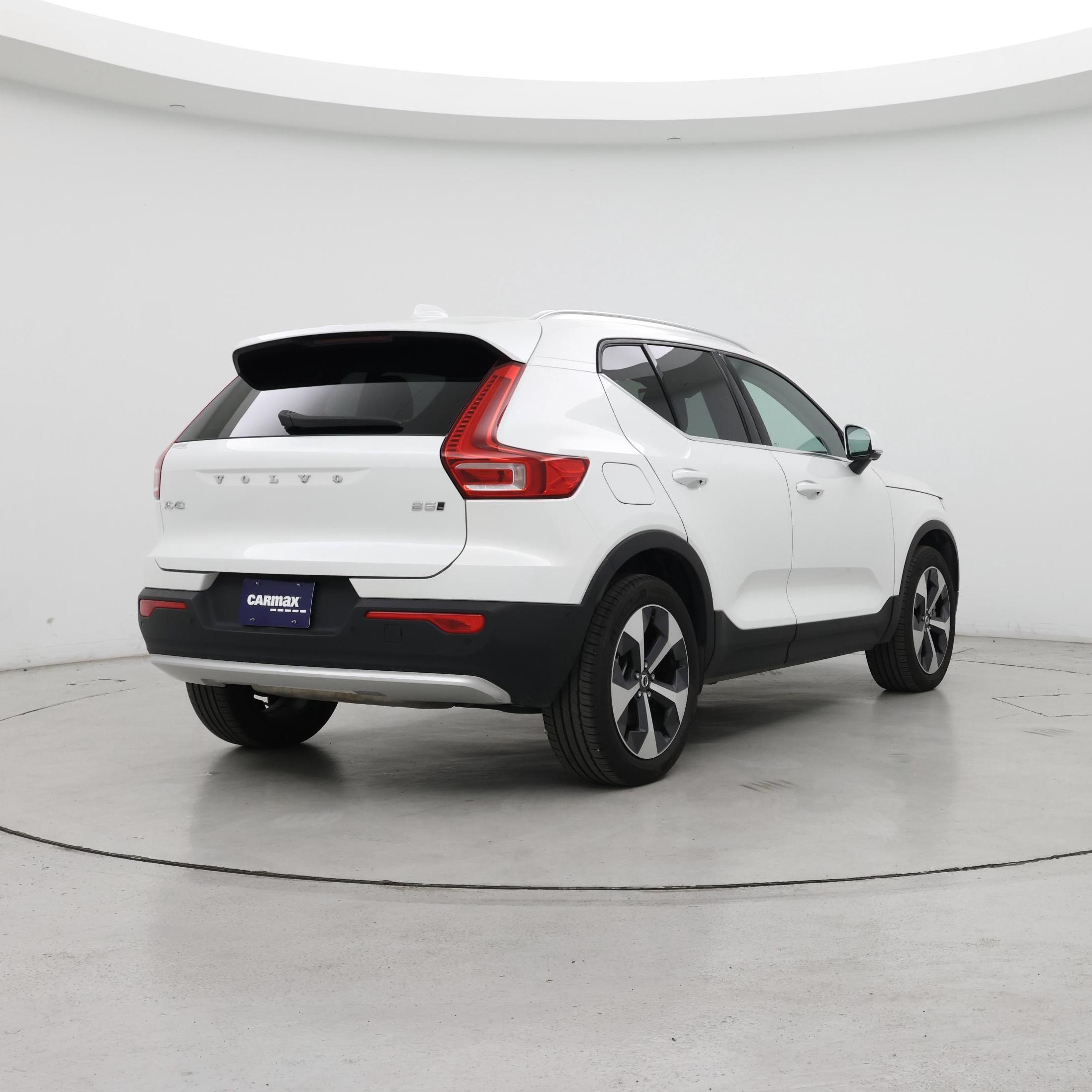 Thumbnail: 2025 Volvo XC40 - 8