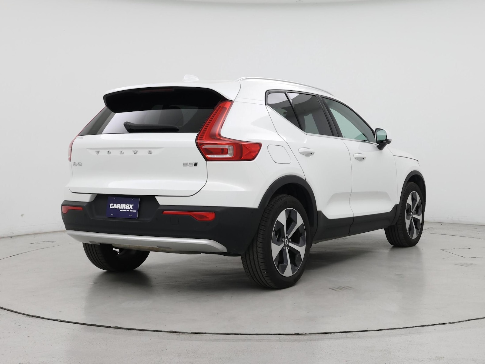 2025 Volvo XC40 Plus - Photo 9